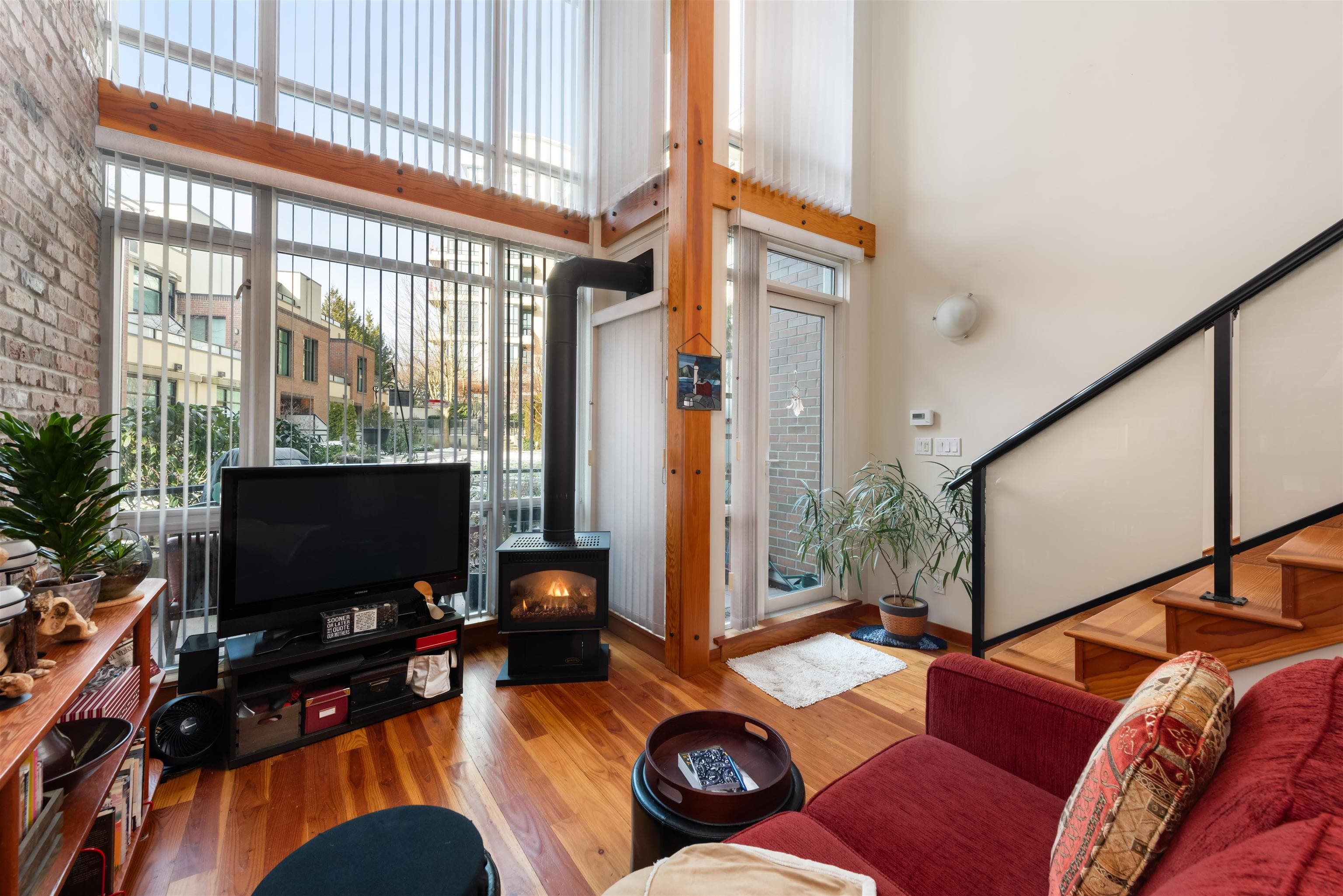 104 - 10 Renaissance Square, New Westminster, V3M 7B1 — photo 3