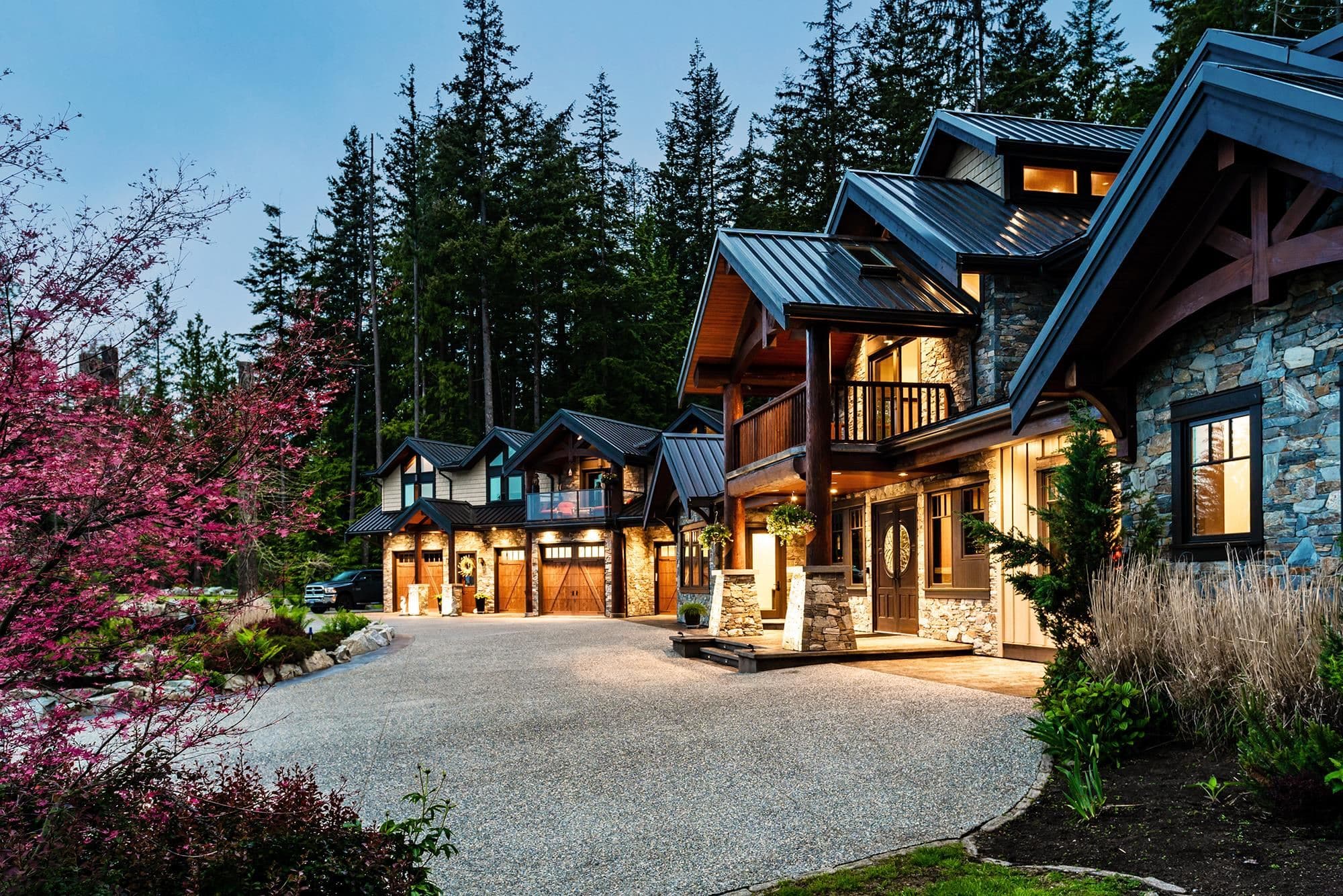 3299 Black Bear Way, Anmore