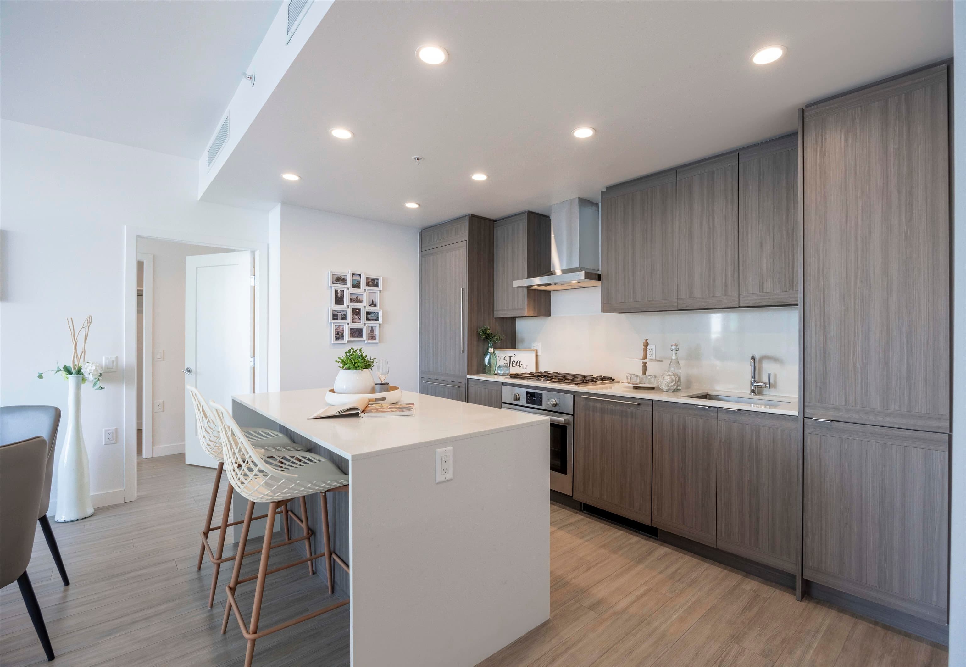 2702 - 2311 Beta Avenue, Burnaby, V5C 0M1 — photo 3