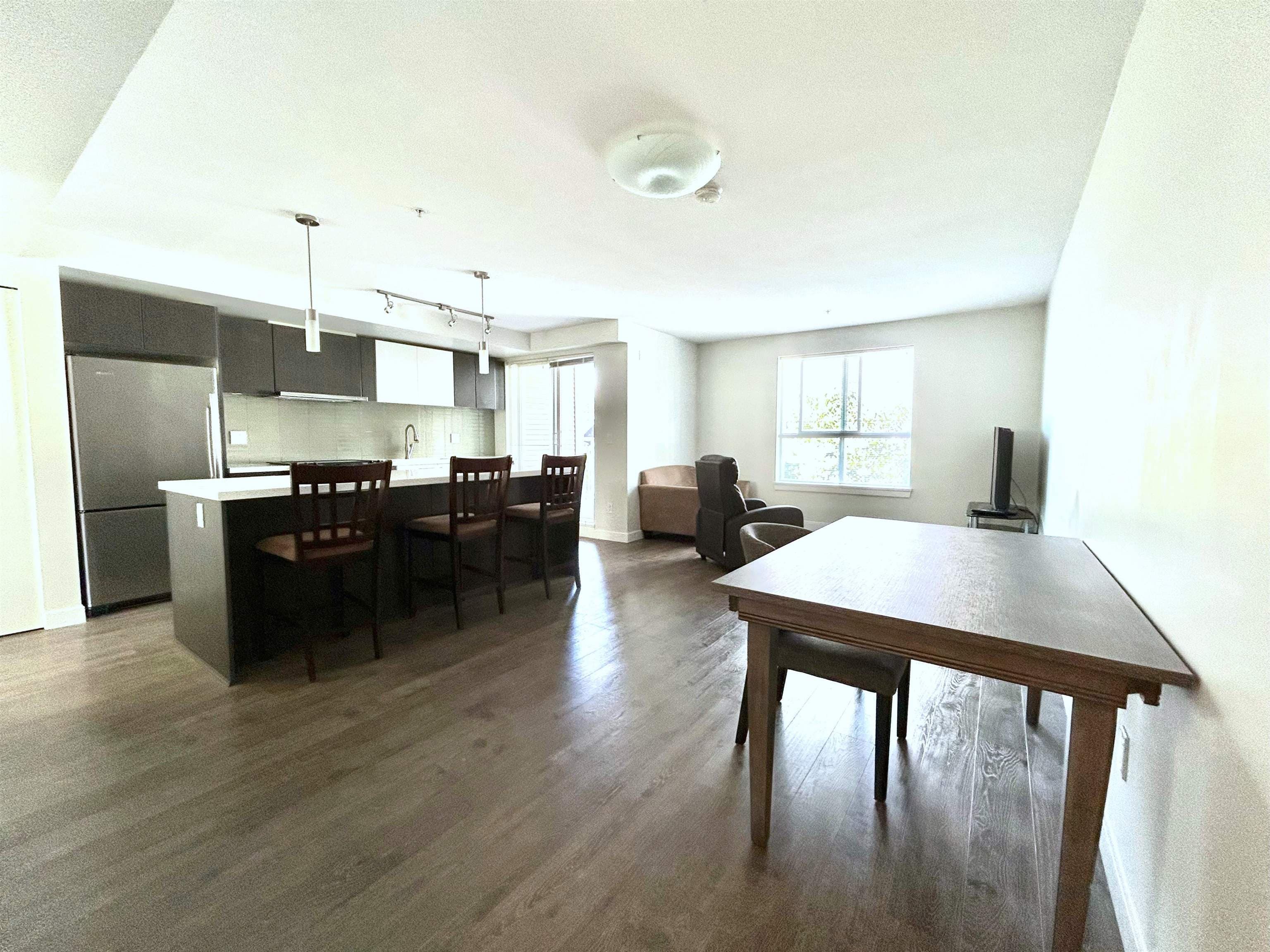 210 - 618 Langside Avenue, Coquitlam, V3J 0B8 — photo 5