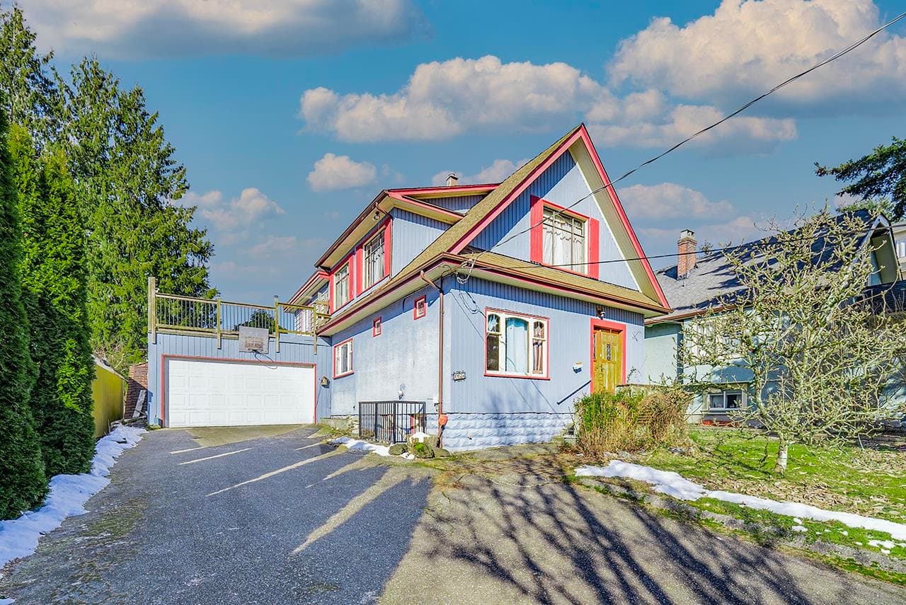 1027 Nanaimo Street, New Westminster, V3M 2E7 — photo 1
