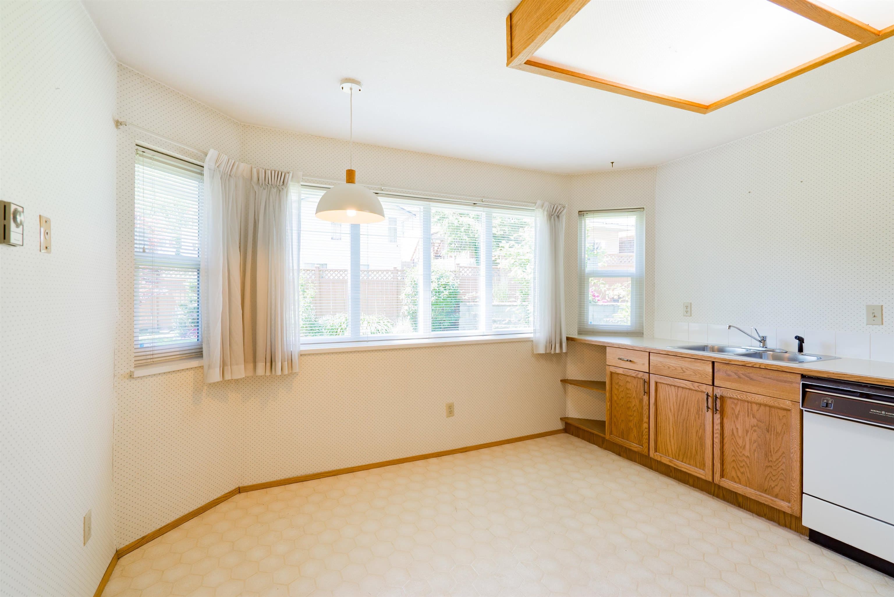 107 - 22515 116 Avenue, Maple Ridge, V2X 9T9 — photo 5