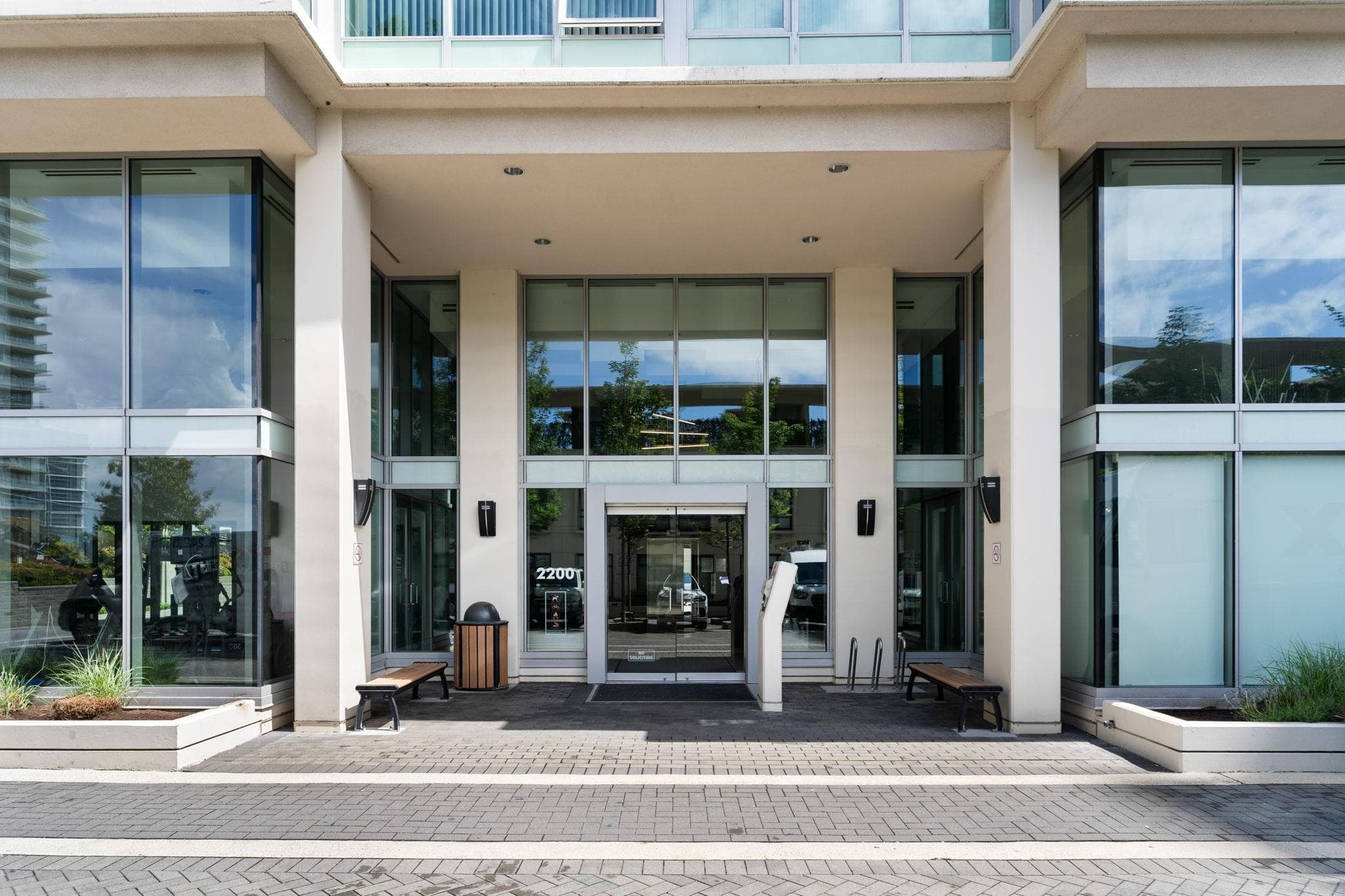 405 - 2200 Douglas Road, Burnaby, V5C 5A7 — photo 2