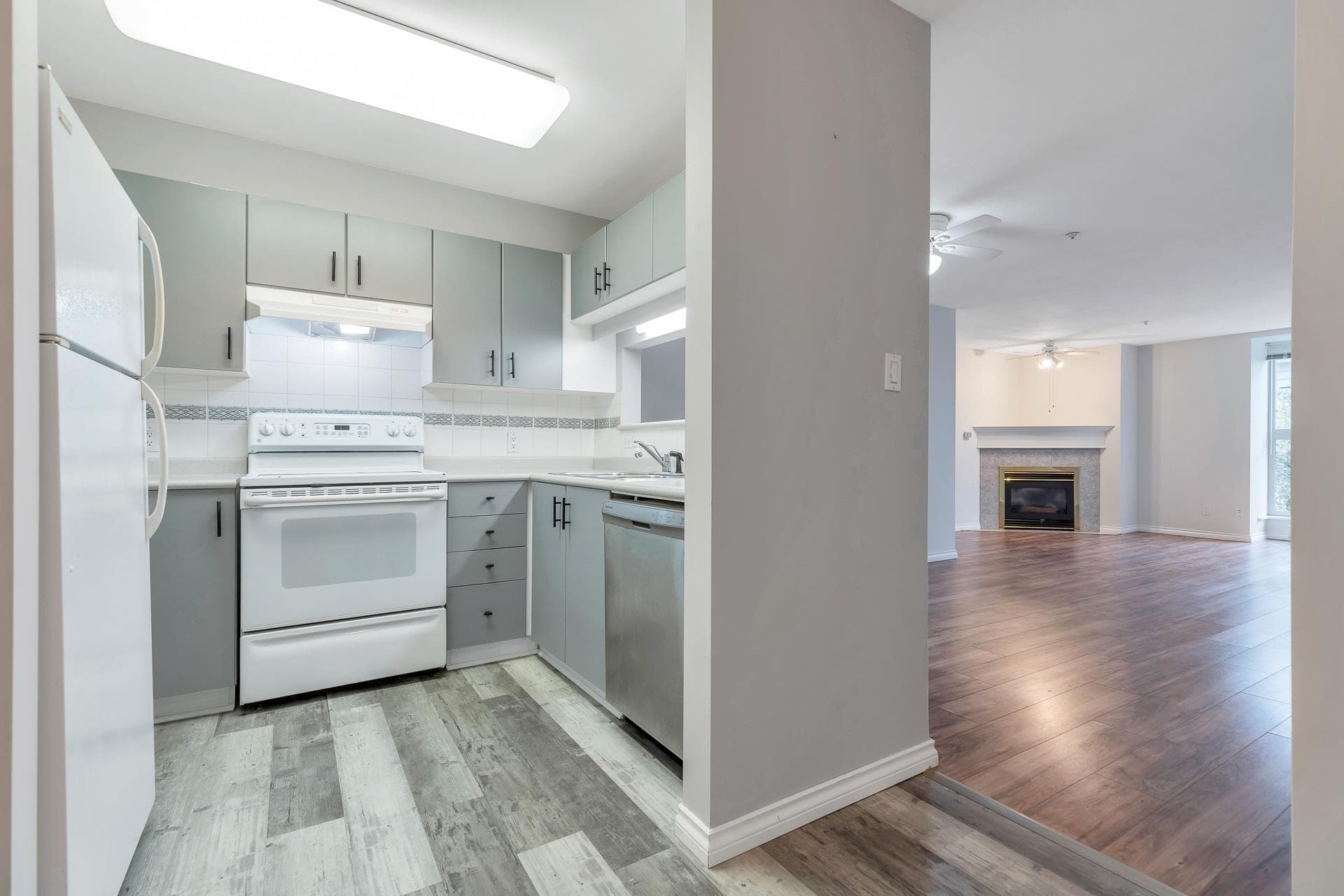 209 - 10128 132 Street, Surrey, V3T 3T5 — photo 4