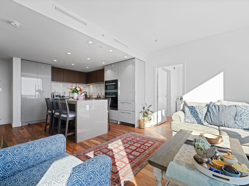 1302 - 1632 Lions Gate Lane, North Vancouver, V7P 0E2 — photo 4
