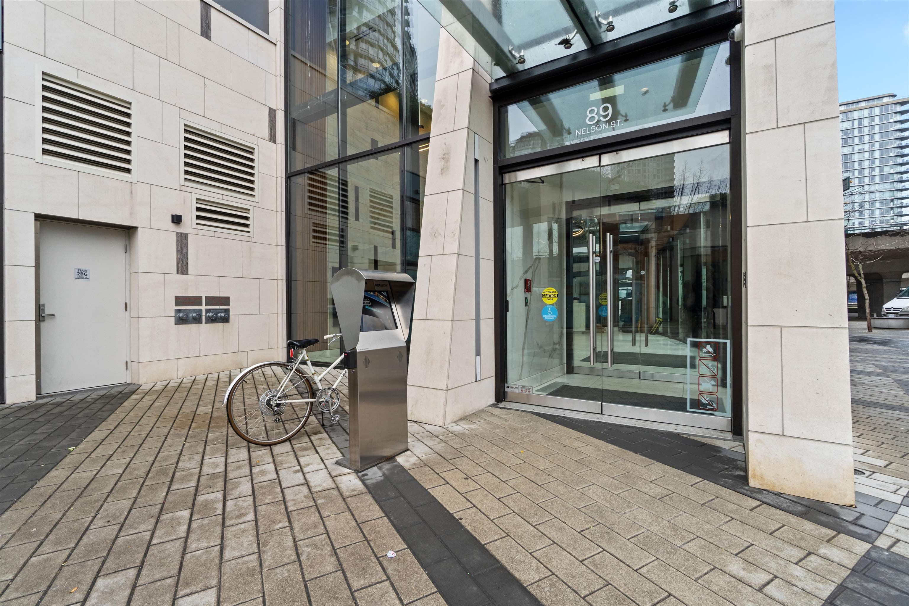 2713 - 89 Nelson Street, Vancouver, V6Z 0E7 — photo 4