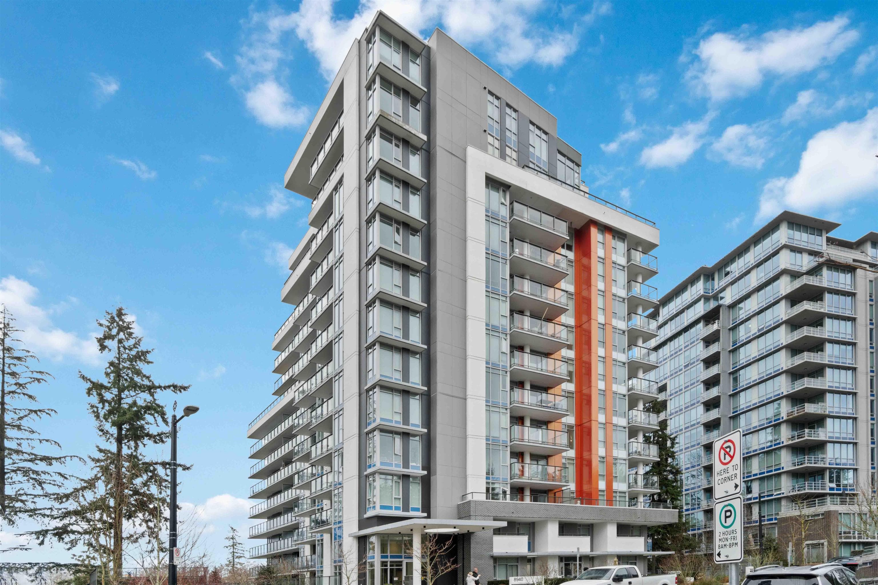 305 - 8940 University Crescent, Burnaby, V5A 4Y8 — photo 2