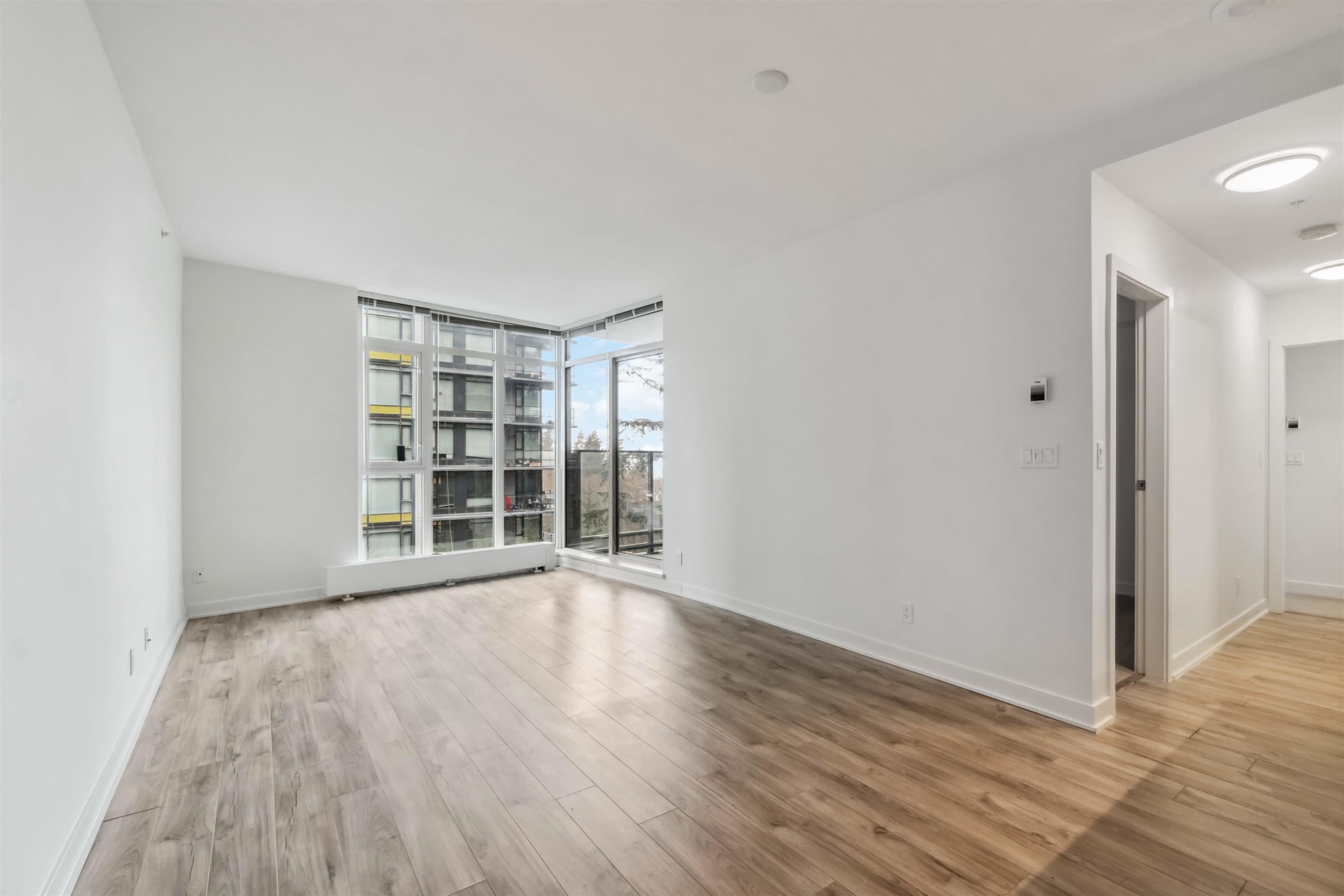 305 - 8940 University Crescent, Burnaby, V5A 4Y8 — photo 3