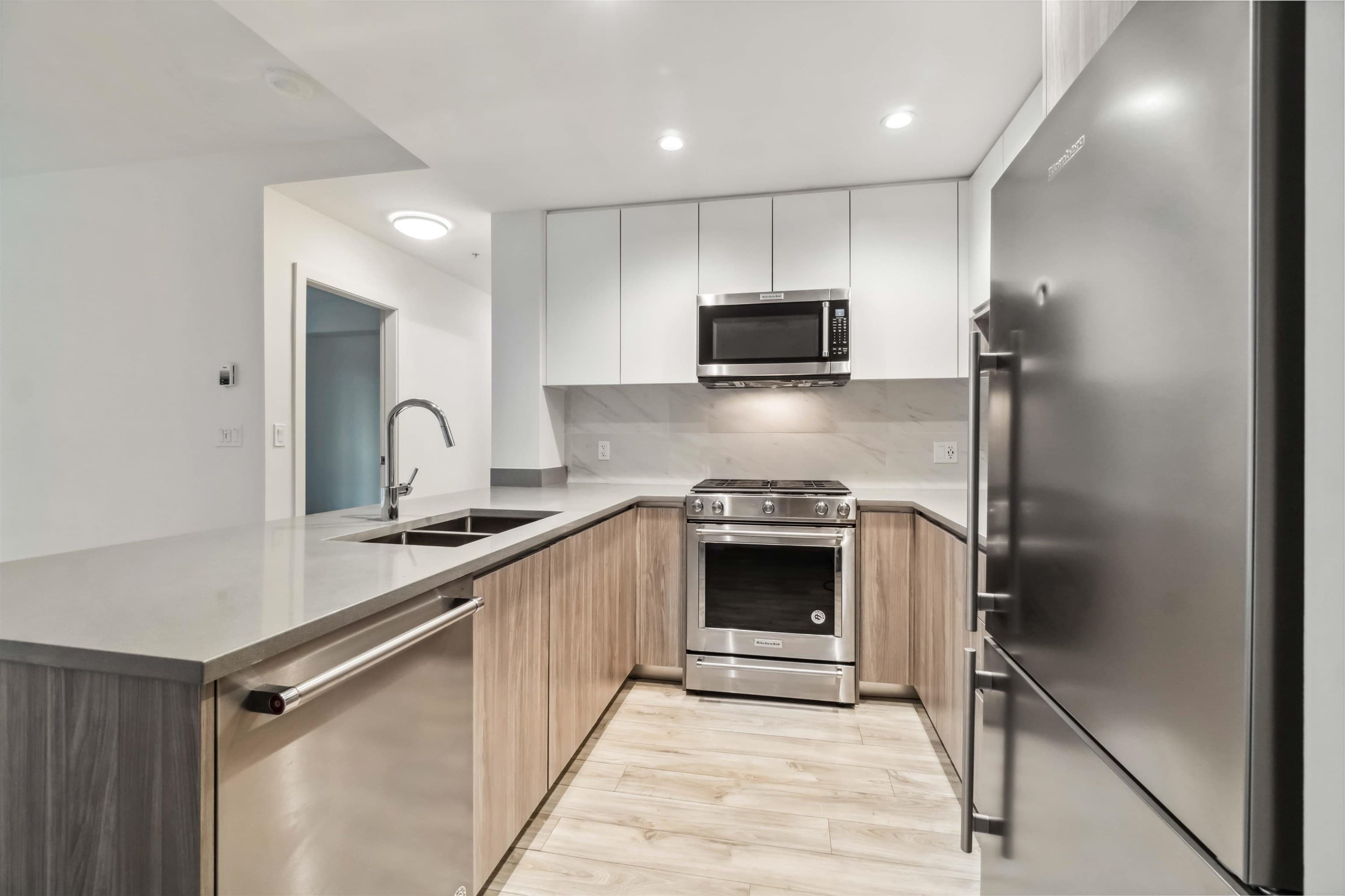 305 - 8940 University Crescent, Burnaby, V5A 4Y8 — photo 5