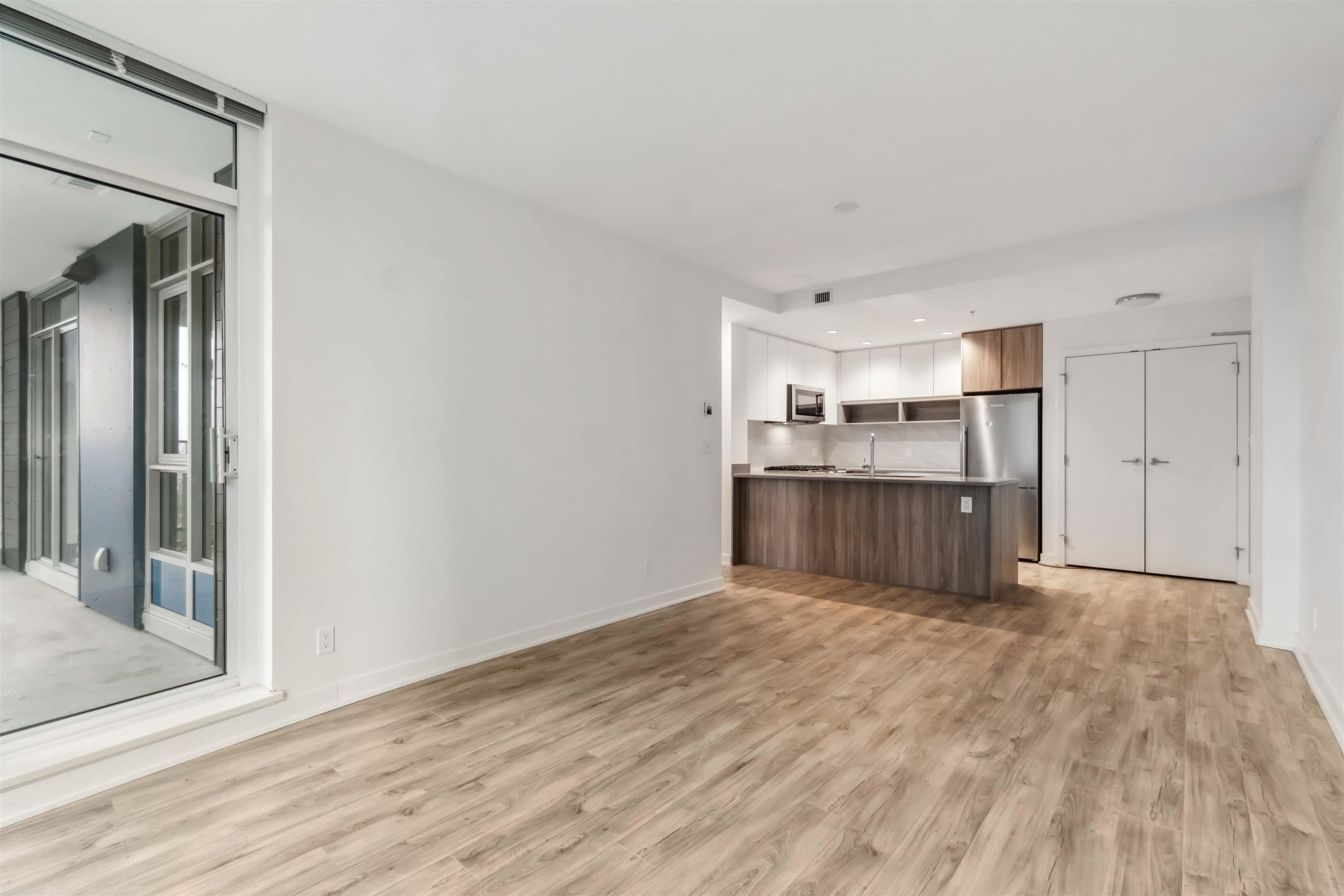 305 - 8940 University Crescent, Burnaby, V5A 4Y8 — photo 4