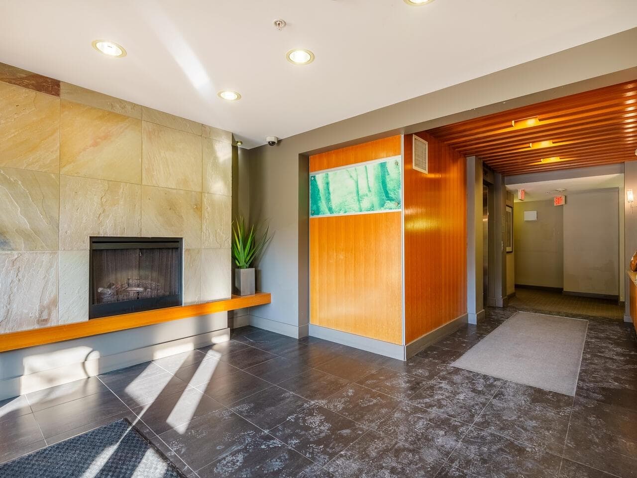 505 - 9319 University Crescent, Burnaby, V5A 4Y5 — photo 2