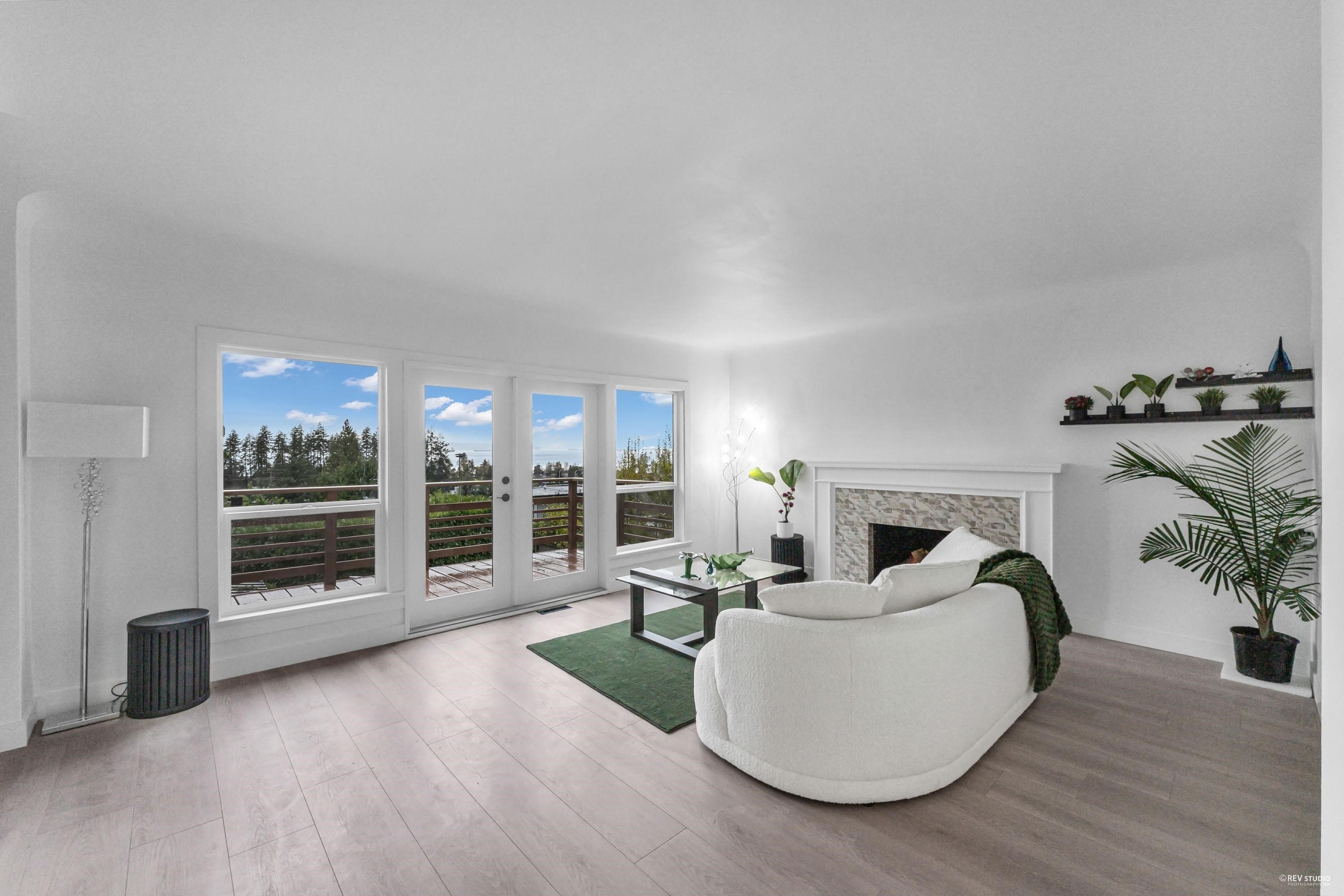 1010 Keith Road, West Vancouver, V7T 1M5 — photo 3