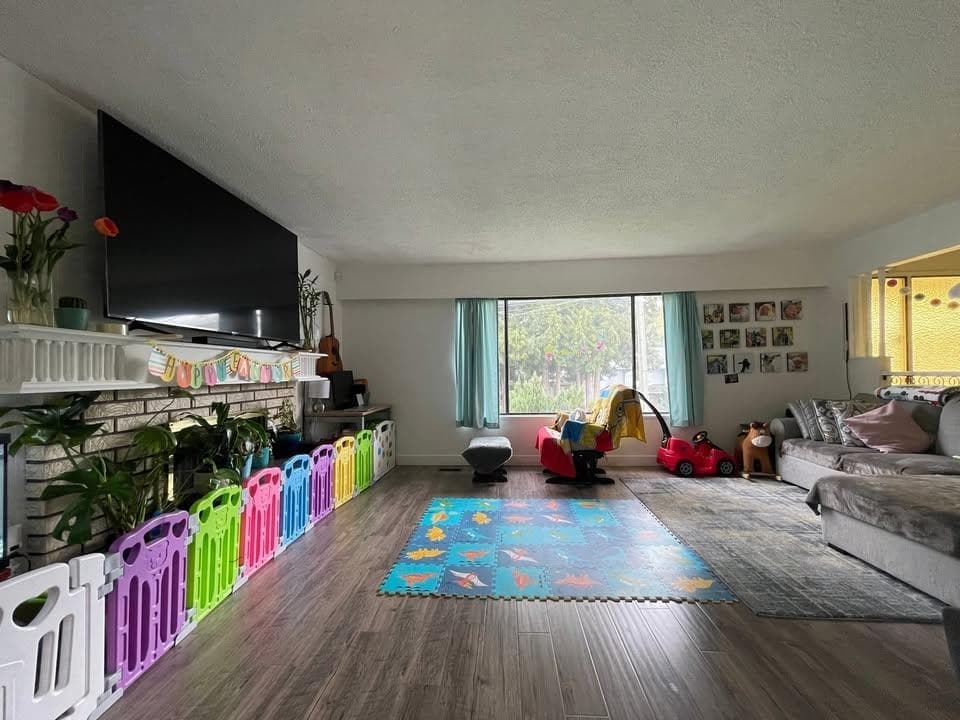 10582 144 Street, Surrey, V3T 4V7 — photo 3