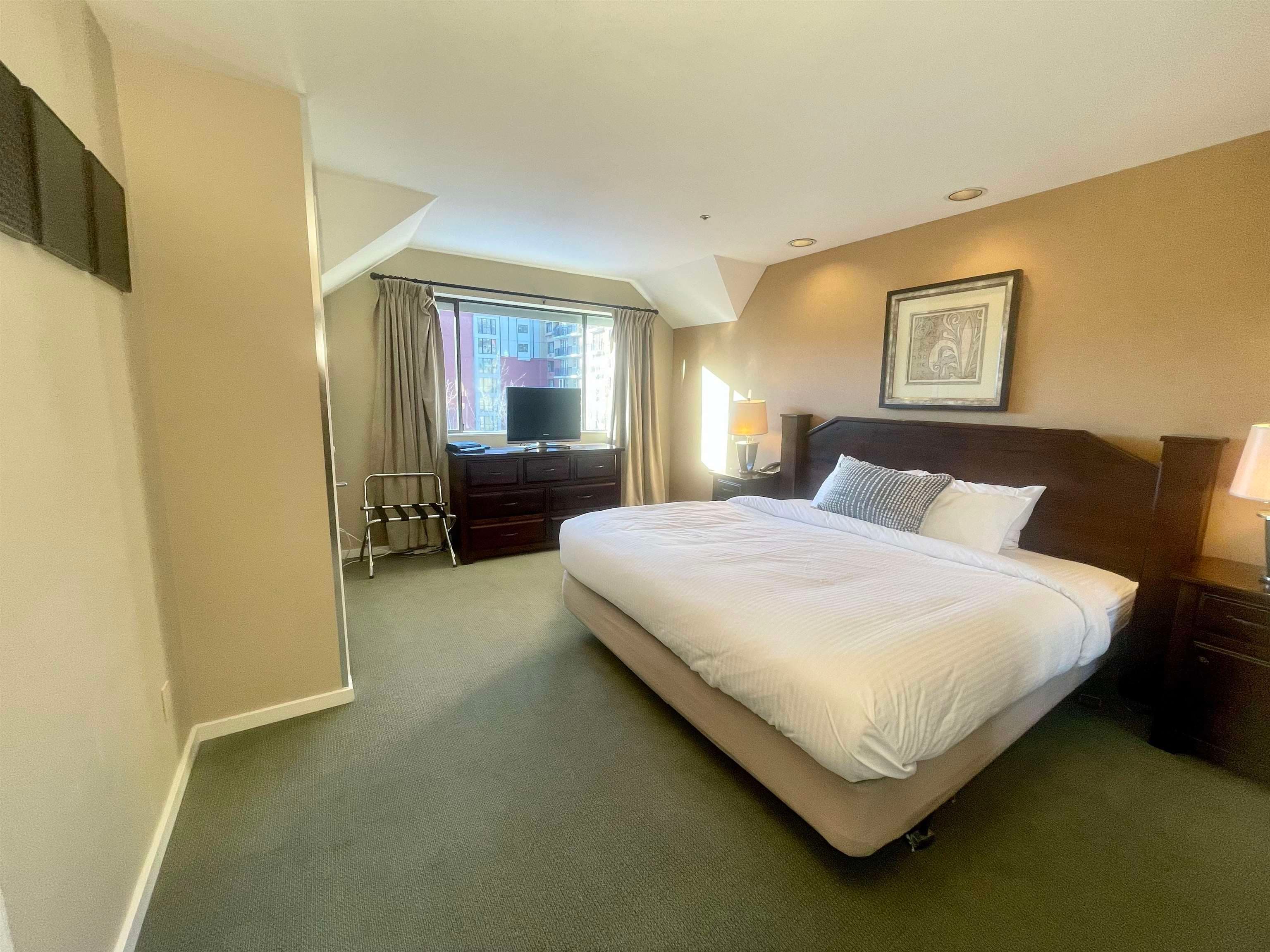 904 - 4293 Mountain Square, Whistler, V8E 1H9 — photo 4