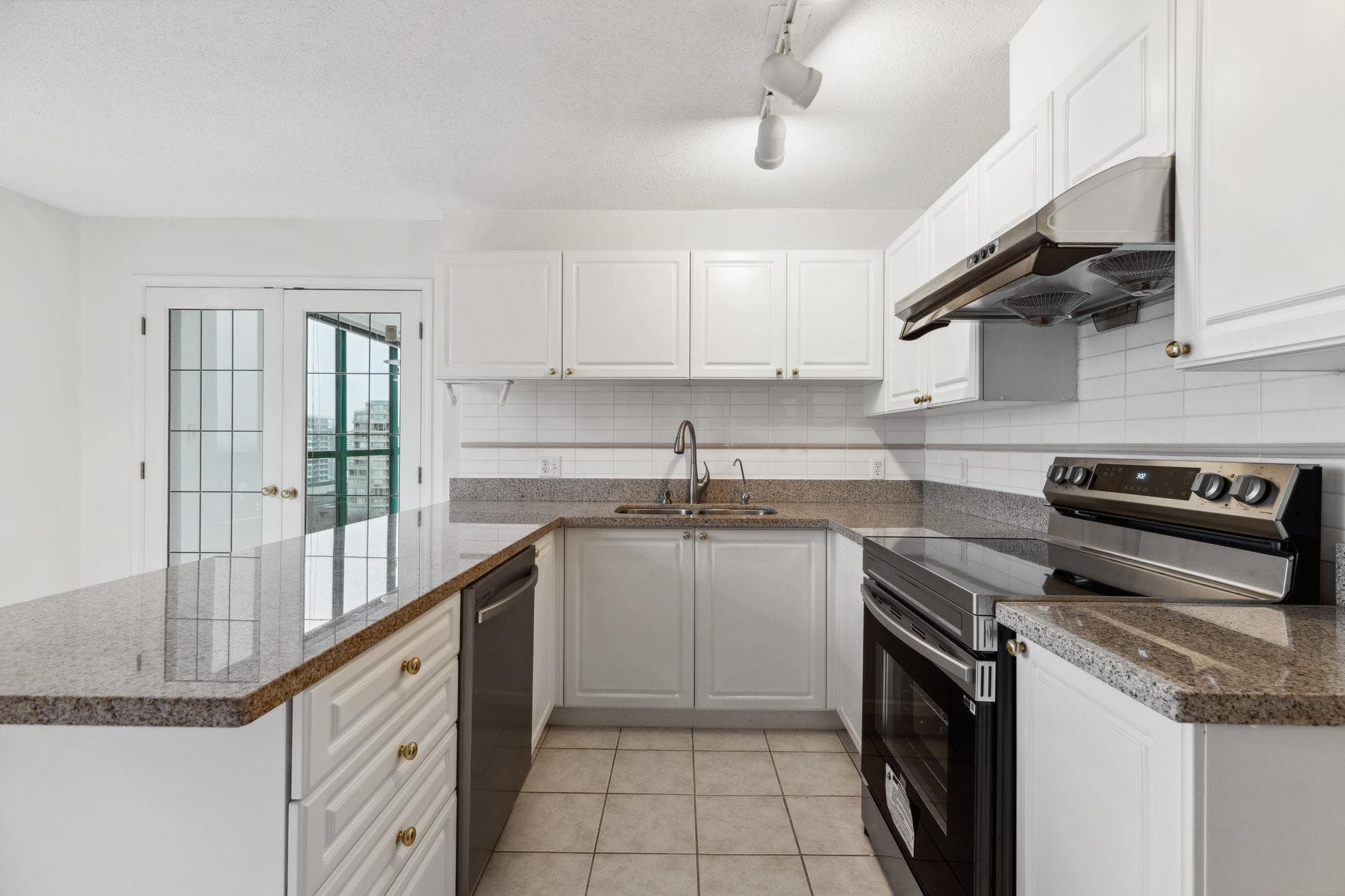 1101 - 8280 Westminster Highway, Richmond, V6X 1A6 — photo 4