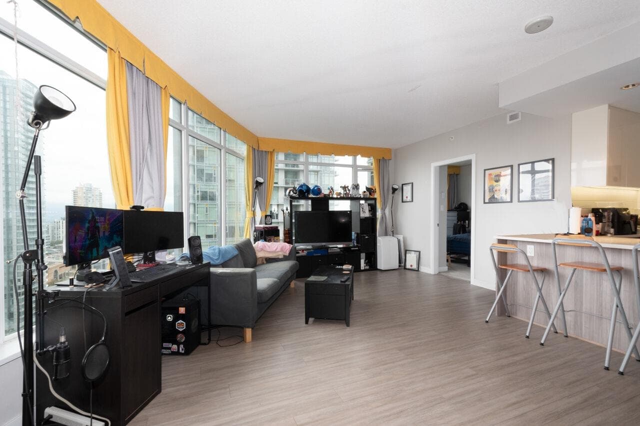 2104 - 4900 Lennox Lane, Burnaby, V5H 0G9 — photo 5