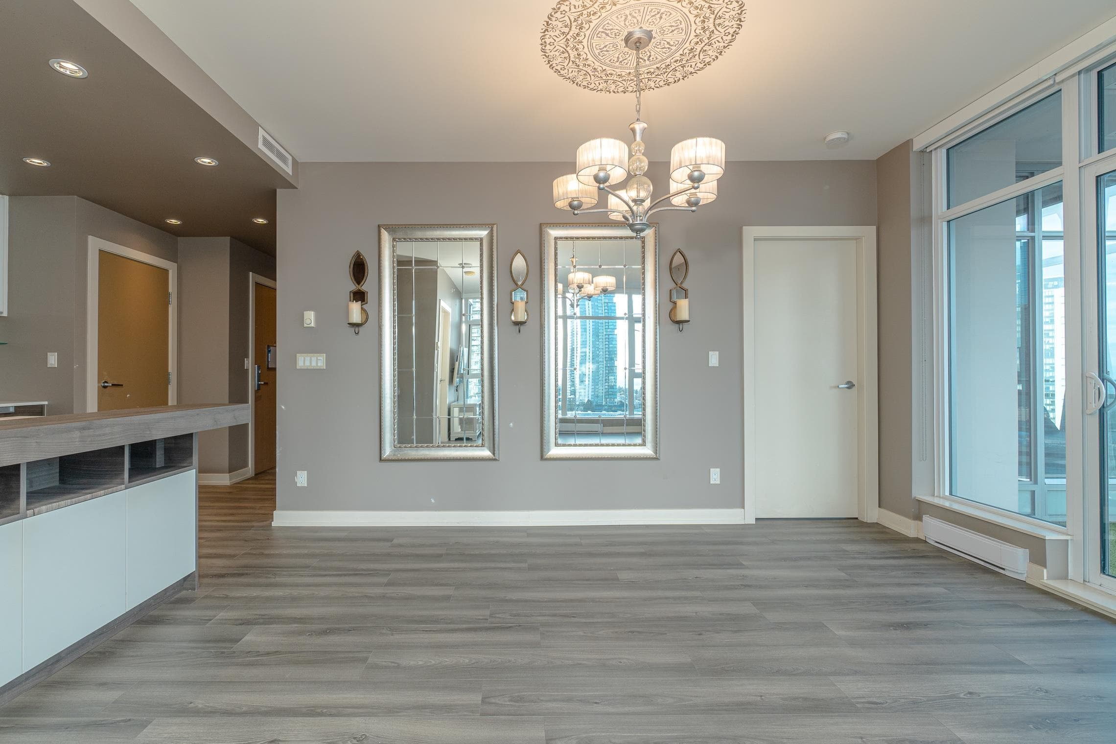 1909 - 4688 Kingsway, Burnaby, V5H 0E9 — photo 2