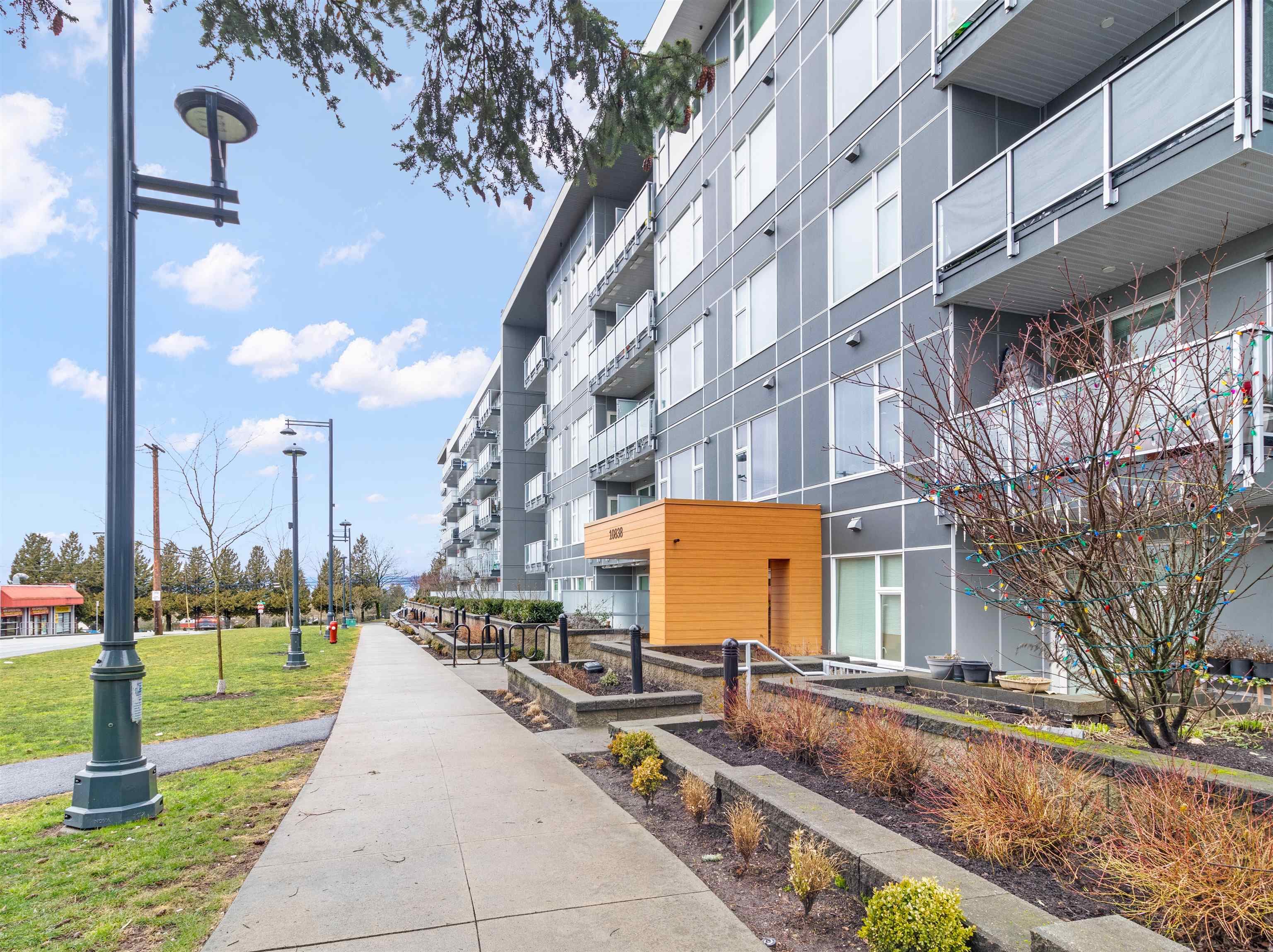 409 - 10838 Whalley Boulevard, Surrey, V3R 0G8 — photo 5