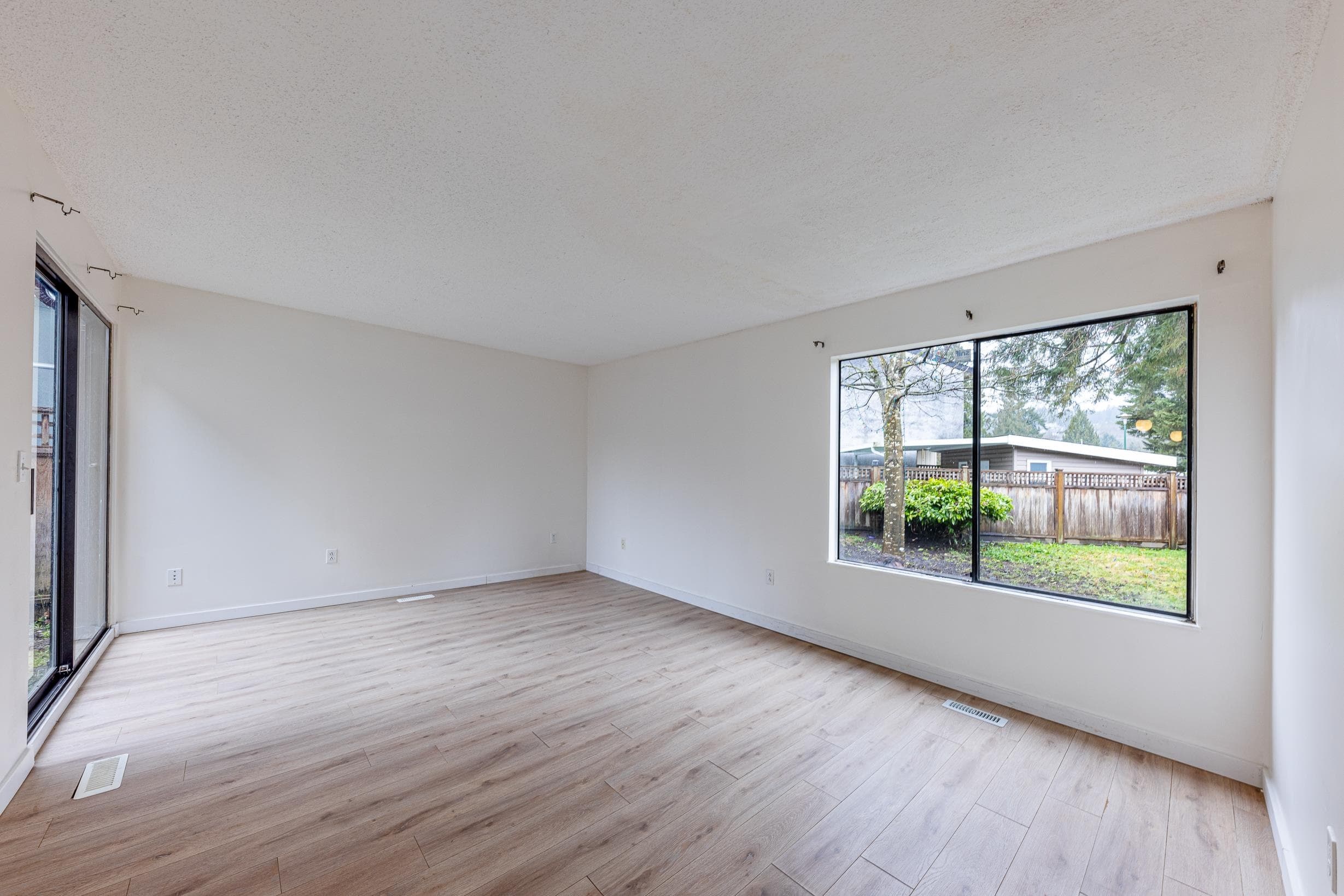 864 Pinebrook Place, Coquitlam, V3C 4B9 — photo 4