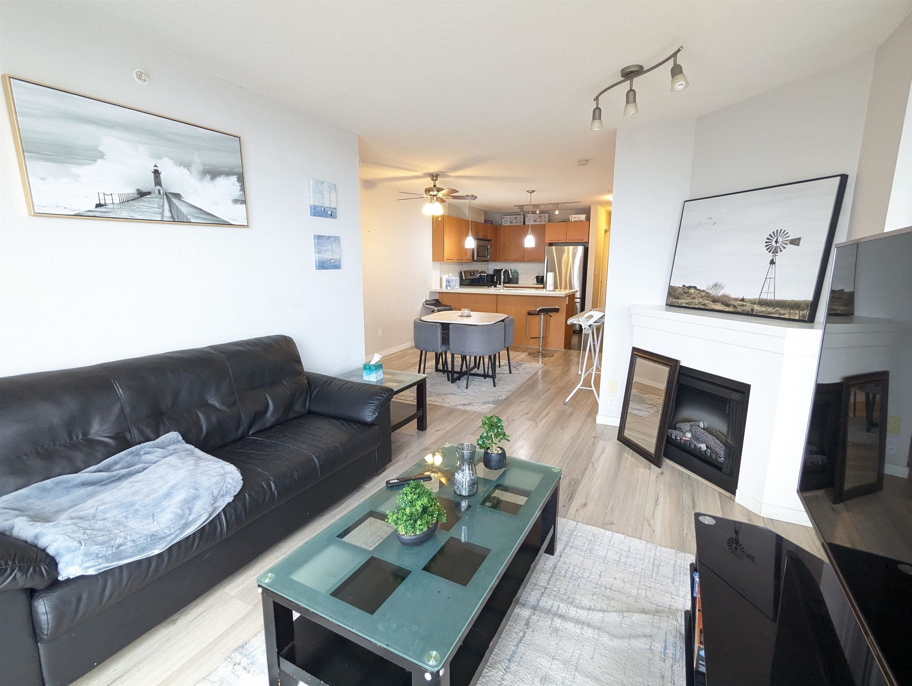 2009 - 2133 Douglas Road, Burnaby, V5C 0E9 — photo 5