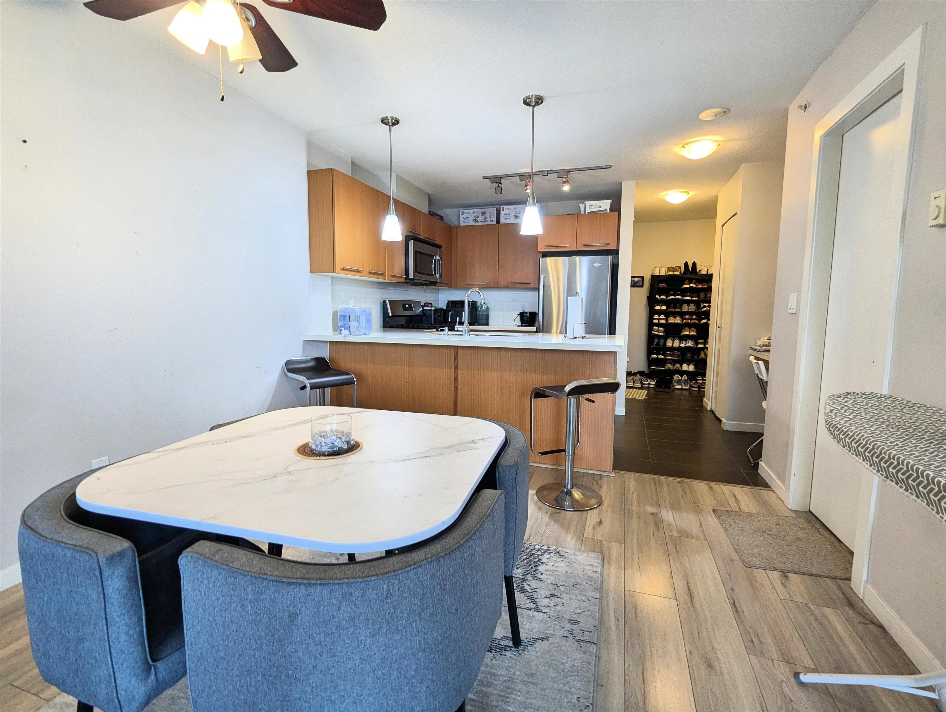 2009 - 2133 Douglas Road, Burnaby, V5C 0E9 — photo 4