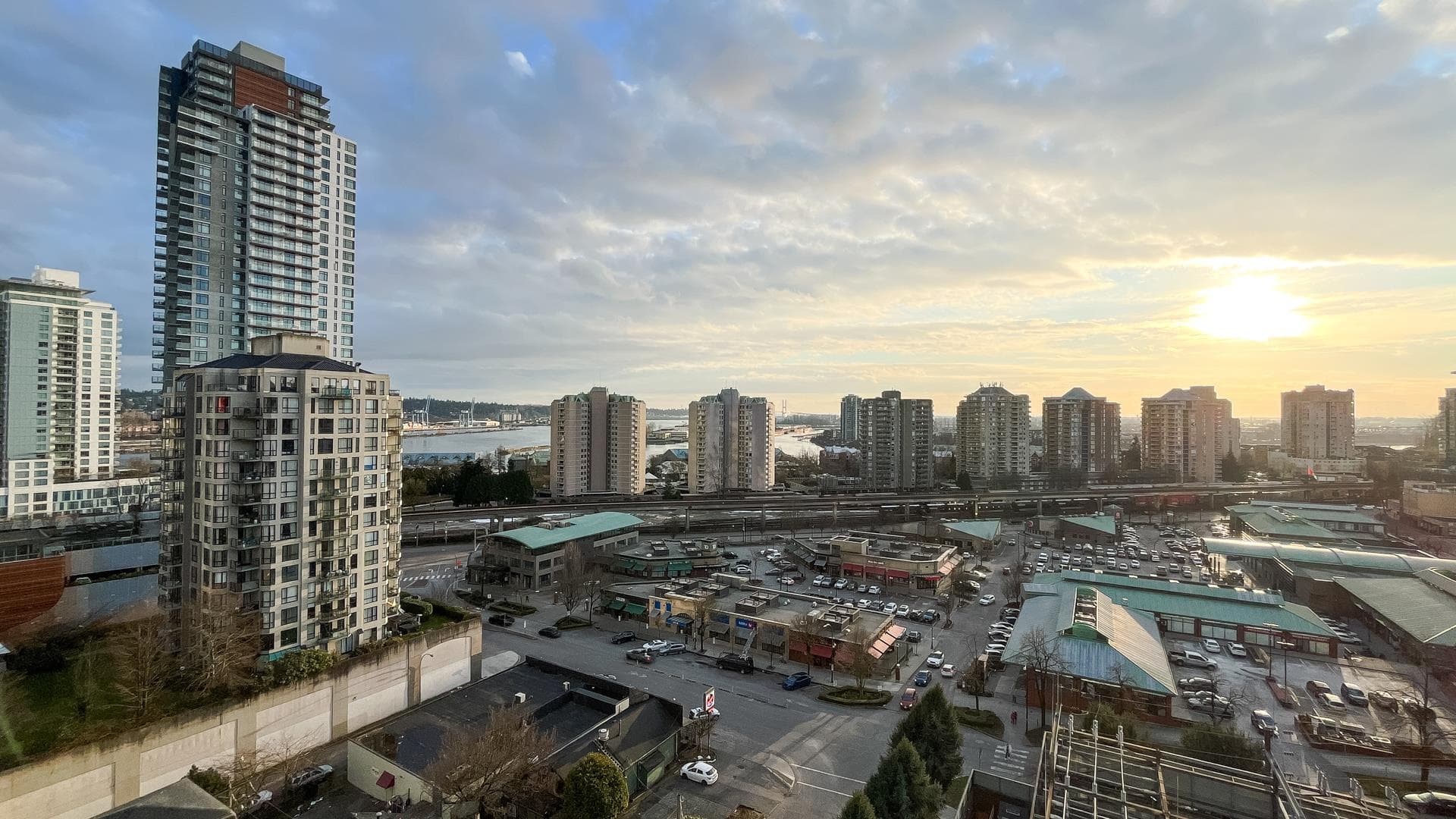 1208 - 833 Agnes Street, New Westminster, V3M 0B1 — photo 2