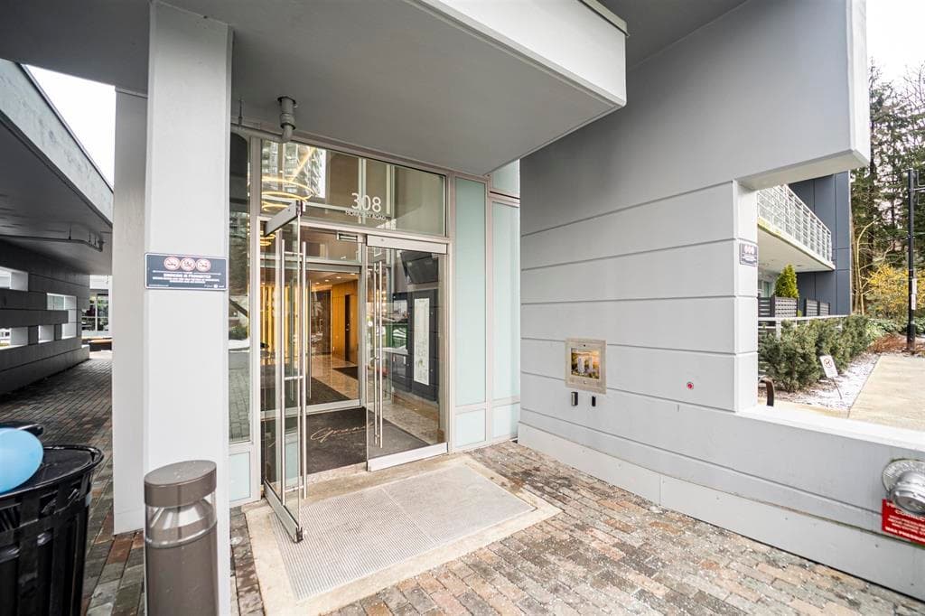 203 - 308 Morrissey Road, Port Moody, V3H 0M2 — photo 2