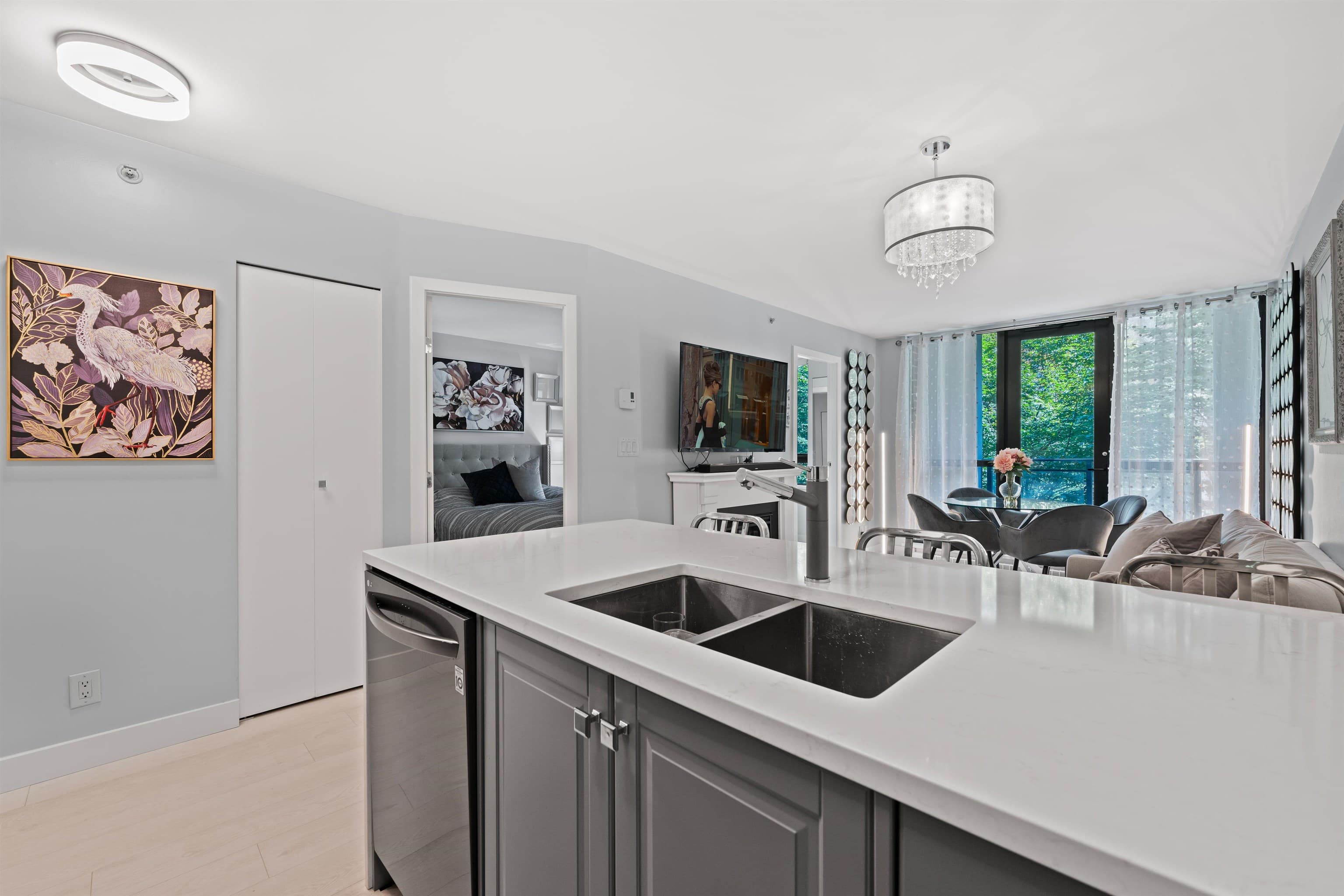 410 - 909 Mainland Street, Vancouver, V6B 1S3 — photo 2