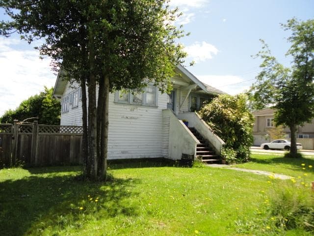 7506 19th Avenue, Burnaby, V3N 1E6 — photo 3