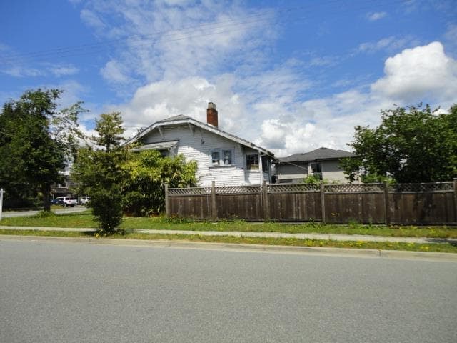 7506 19th Avenue, Burnaby, V3N 1E6 — photo 4