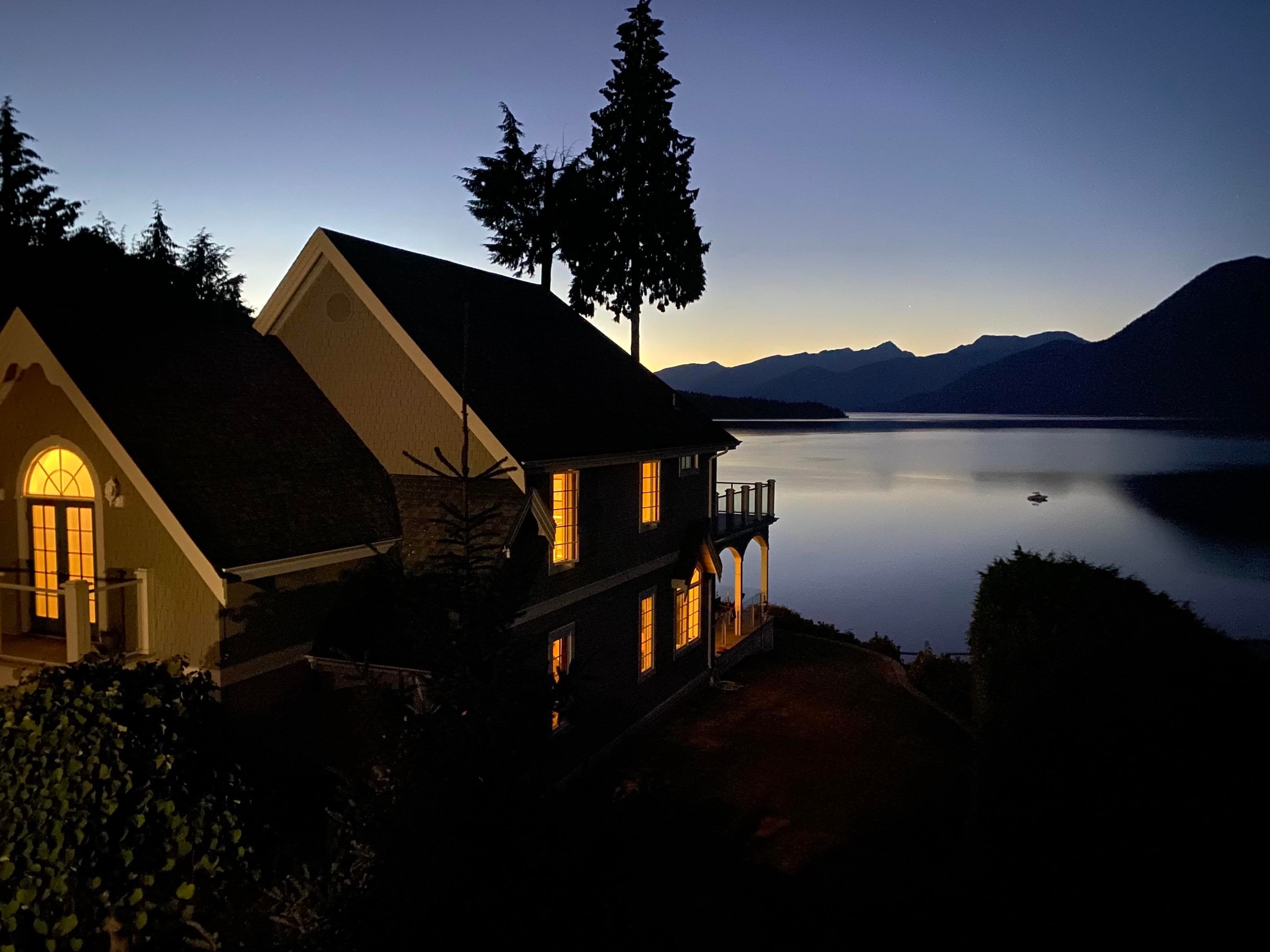 6560 N Gale Avenue, Sechelt, V7Z 0L1 — photo 2