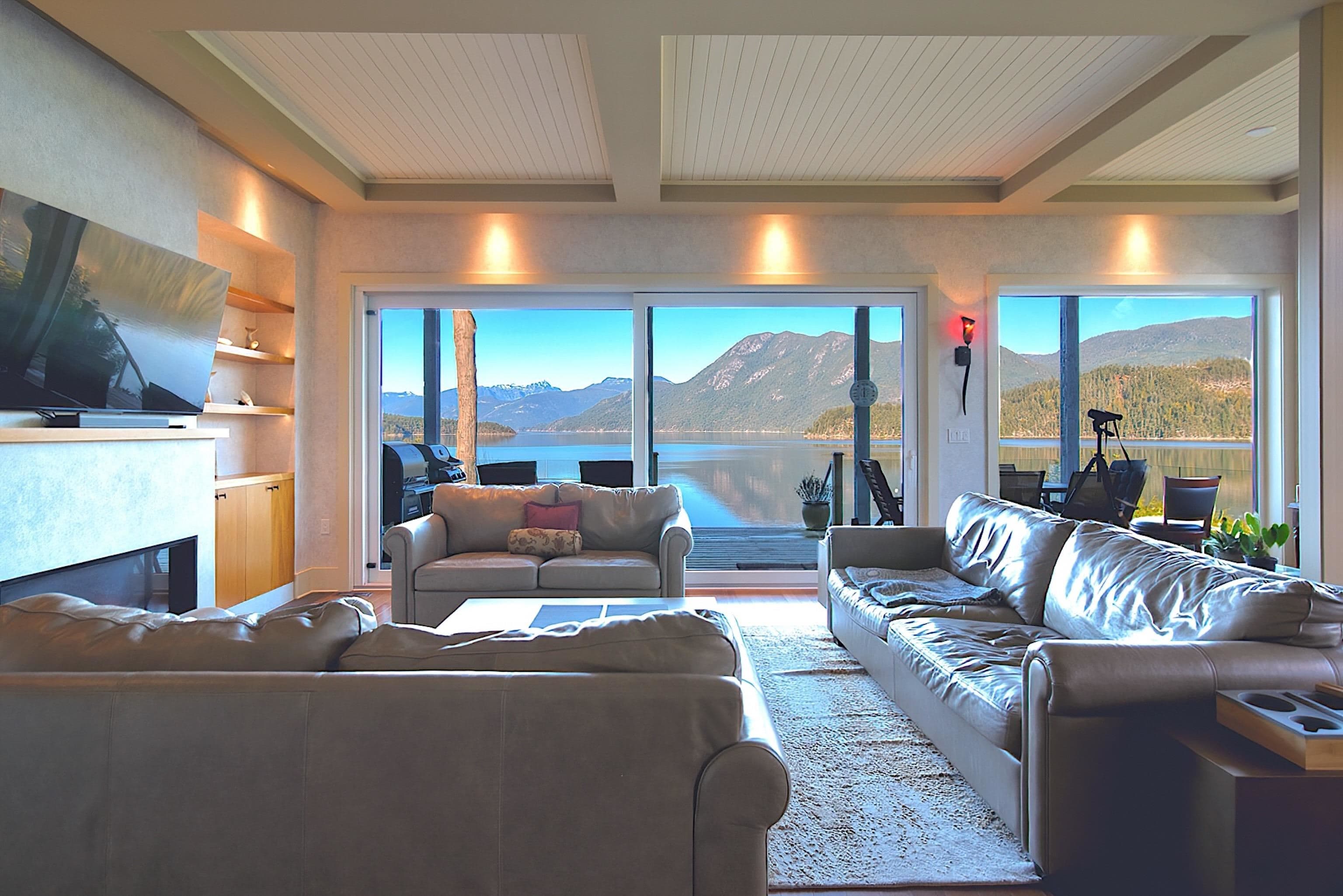 6560 N Gale Avenue, Sechelt, V7Z 0L1 — photo 5
