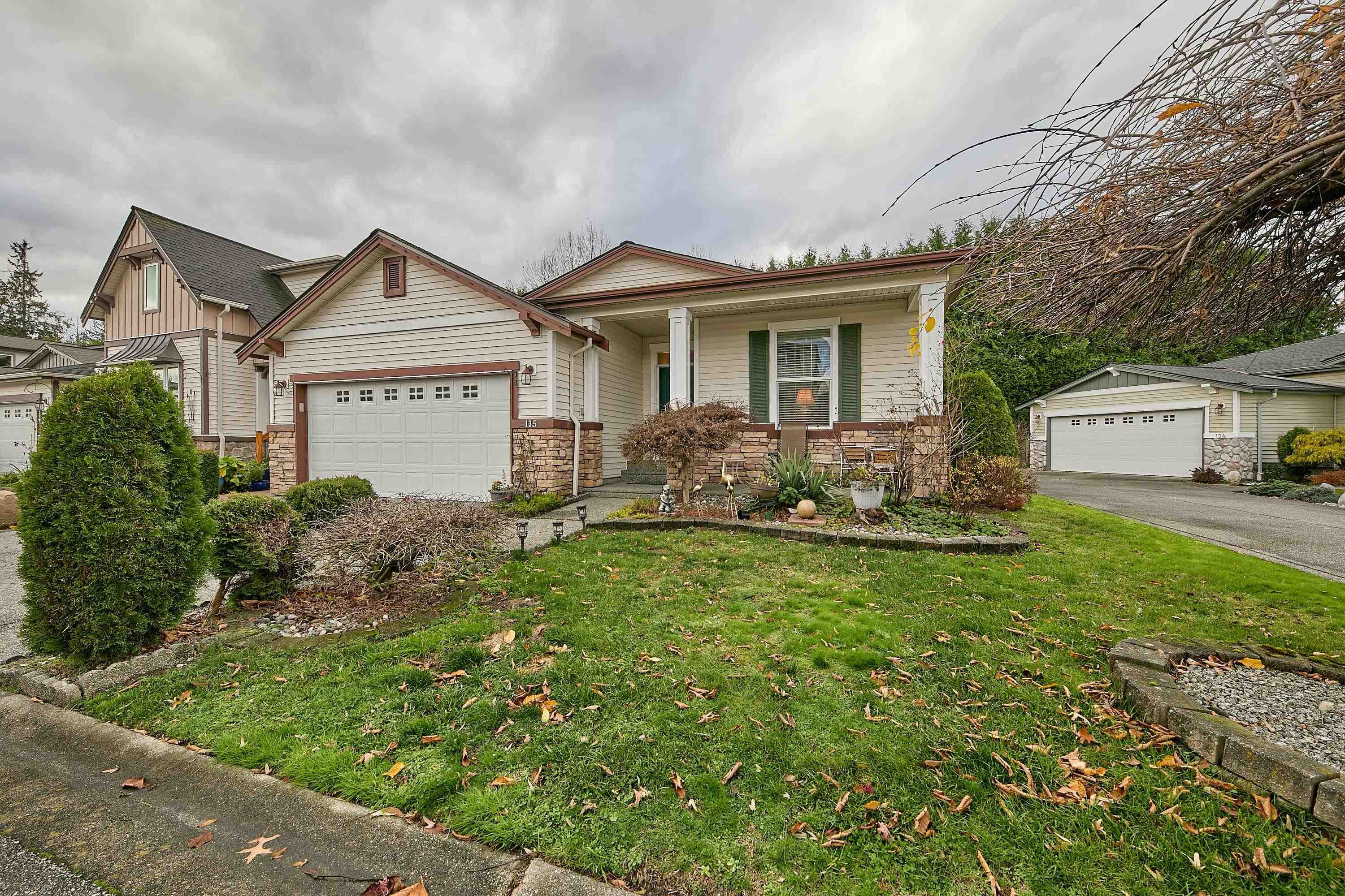 135 - 19639 Meadow Gardens Way, Pitt Meadows, V3Y 2T5 — photo 2