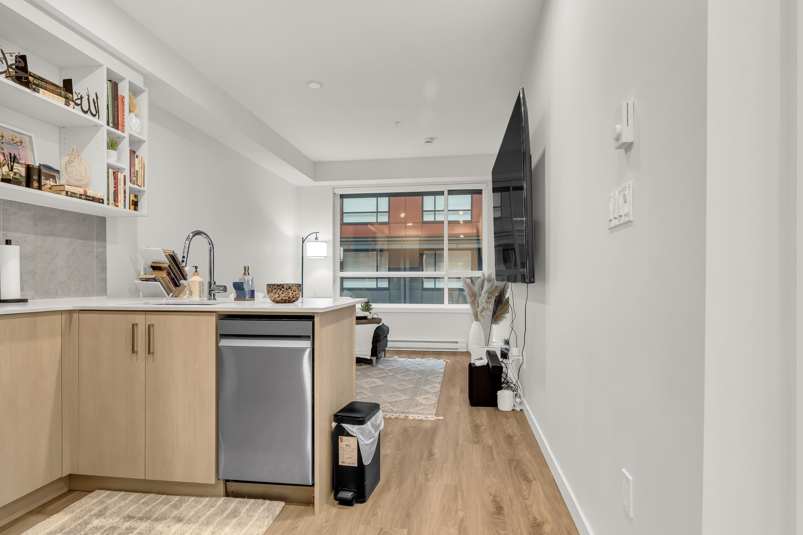 W208 - 13838 108 Avenue, Surrey, V3T 0T8 — photo 3