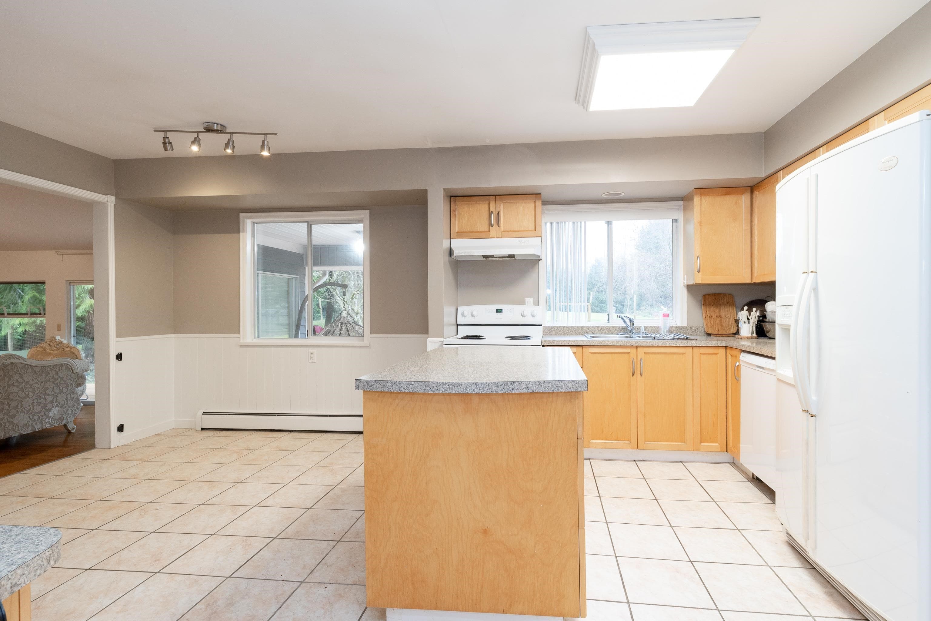 12460 Ansell Street, Maple Ridge, V4R 1L4 — photo 3