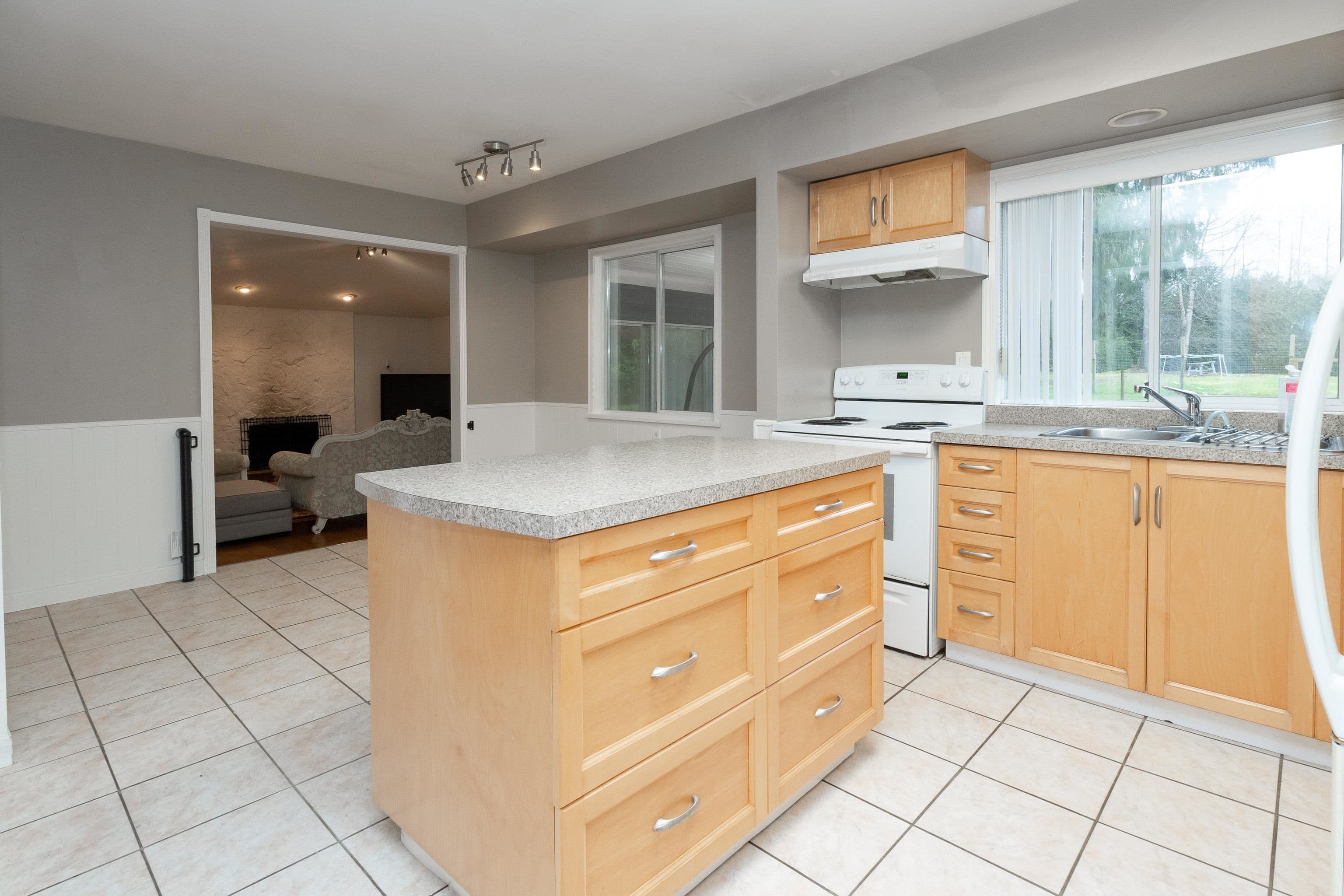 12460 Ansell Street, Maple Ridge, V4R 1L4 — photo 4