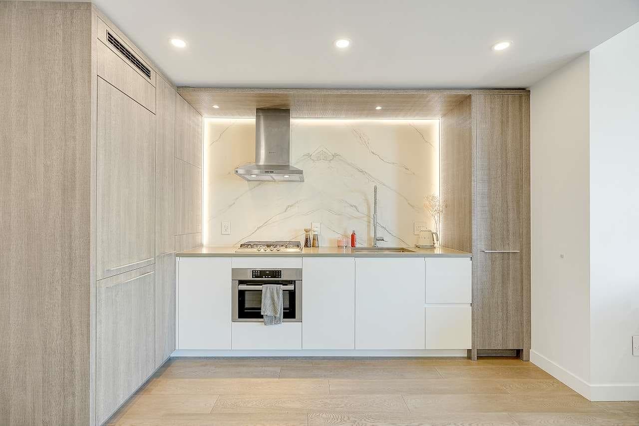 406 - 1441 Johnston Road, White Rock, V4B 3Z4 — photo 2