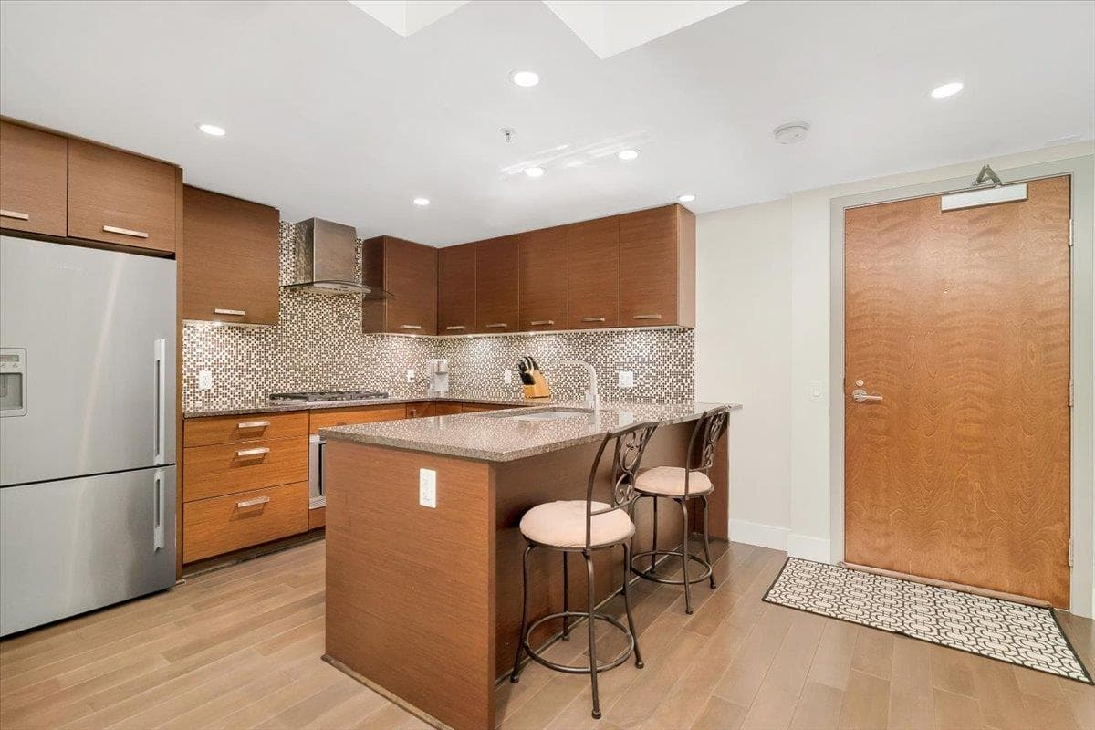 103 - 210 W 13th Street, North Vancouver, V7M 1N7 — photo 3