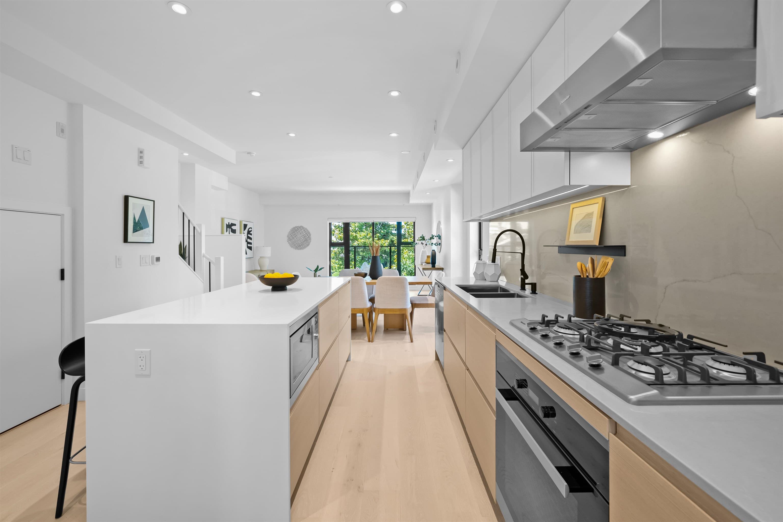 584 W 28th Avenue, Vancouver, V5Z 2H1 — photo 2