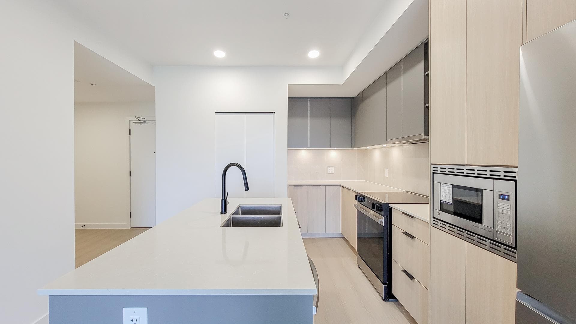 315 - 13439 94a Avenue, Surrey, V3V 0G9 — photo 3