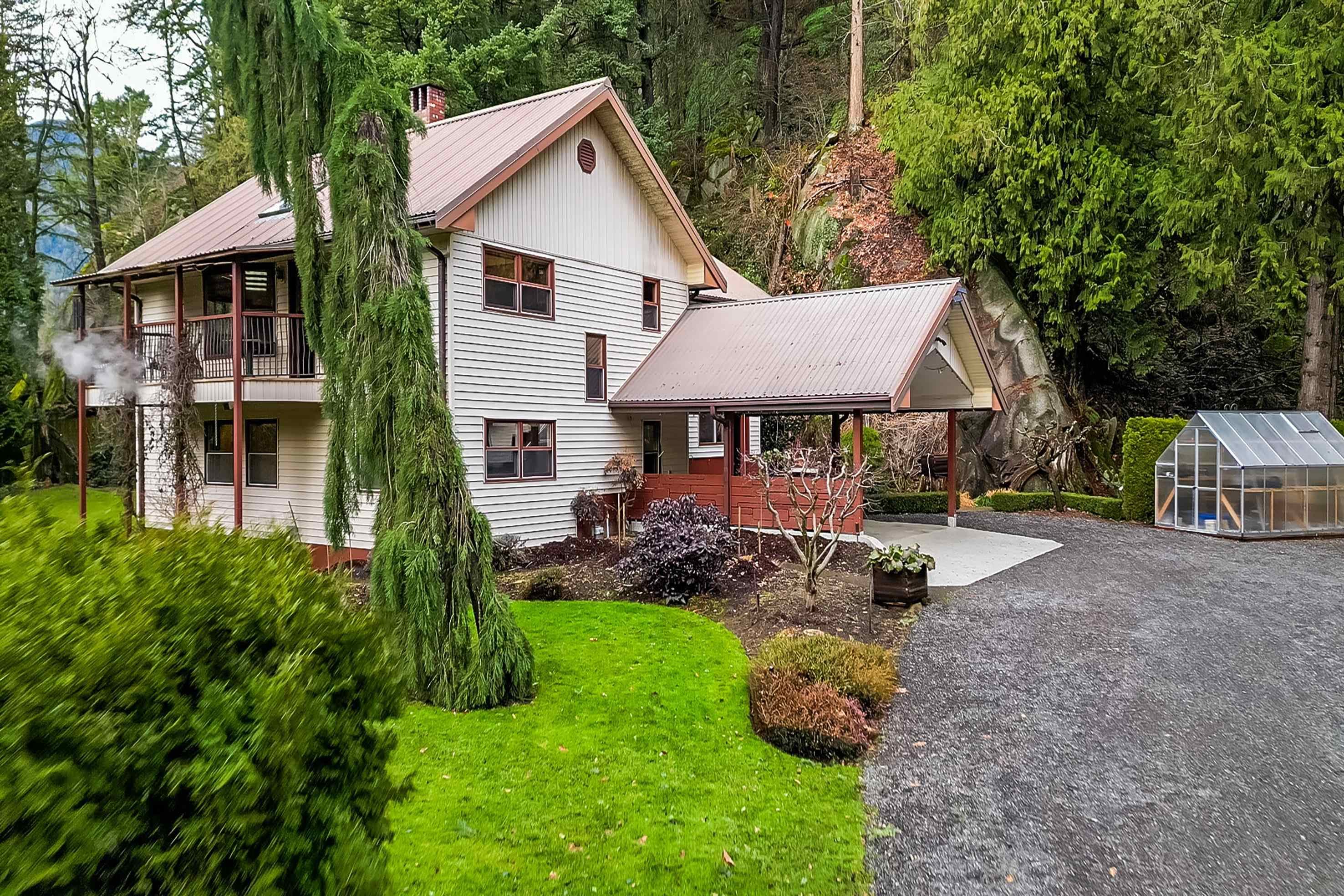 3048 Hot Springs Road, Agassiz, V0M 1A3 — photo 1