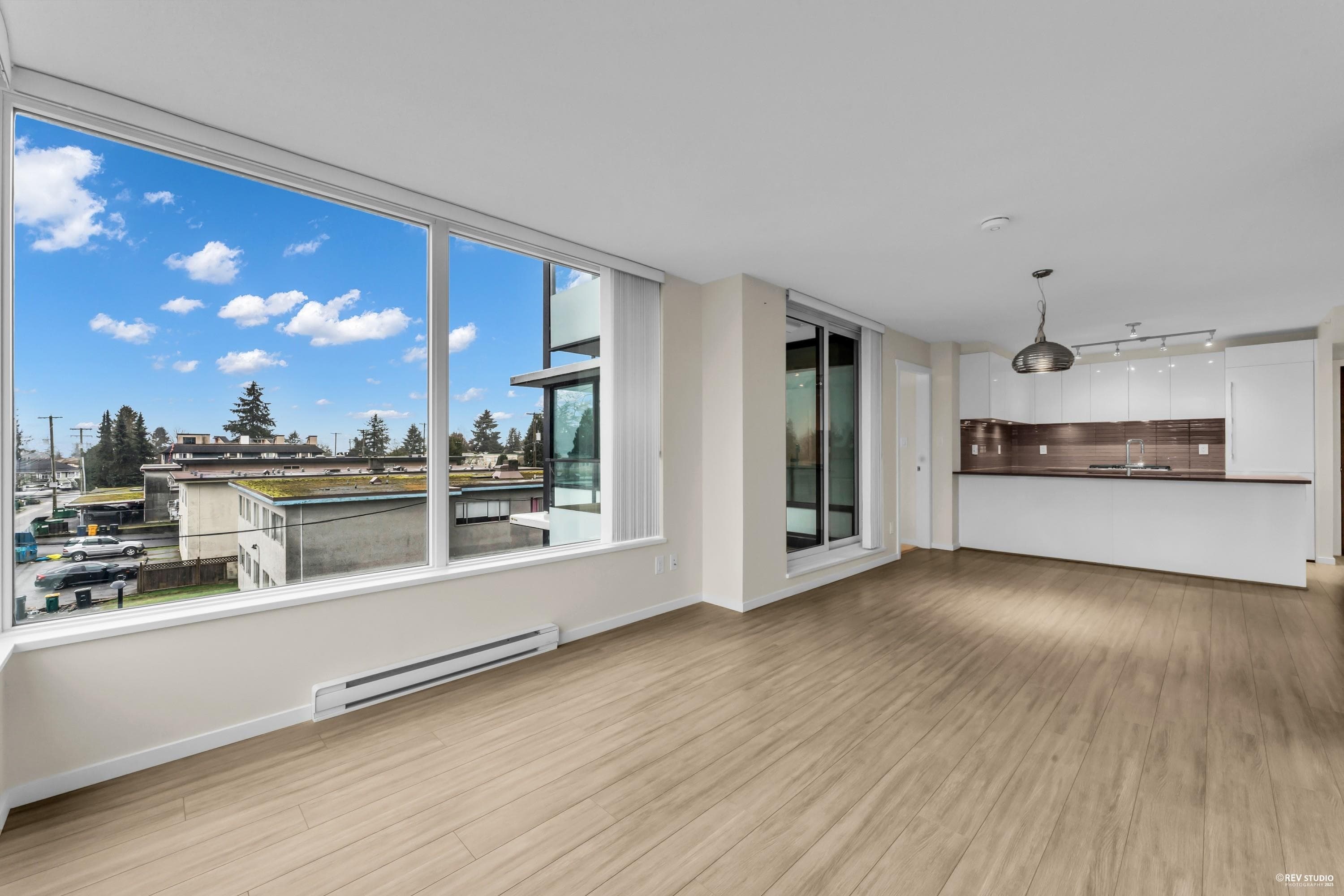 302 - 6658 Dow Avenue, Burnaby, V5H 0C7 — photo 3