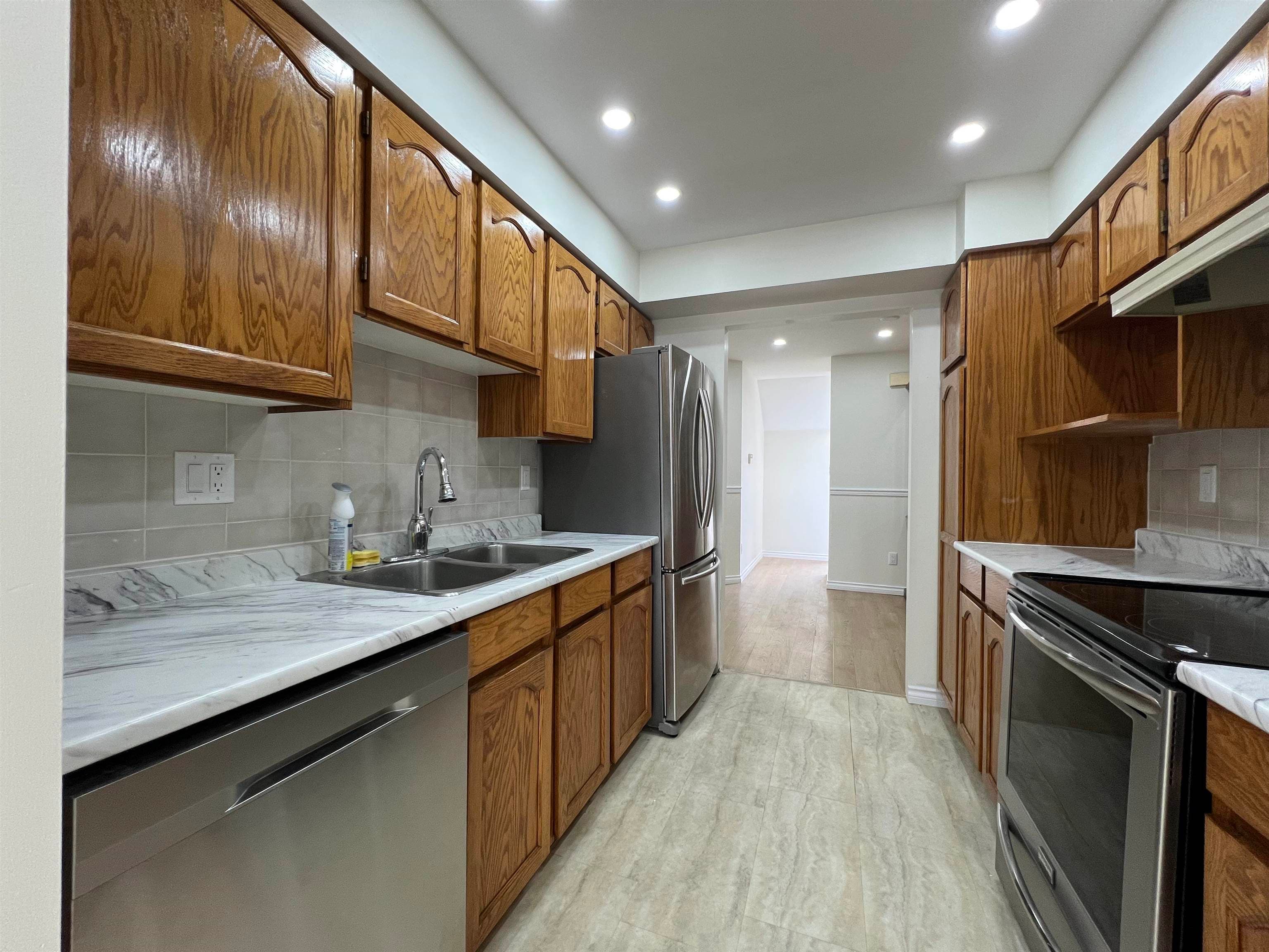 129 - 13725 72a Avenue Avenue, Surrey, V3W 0S4 — photo 3