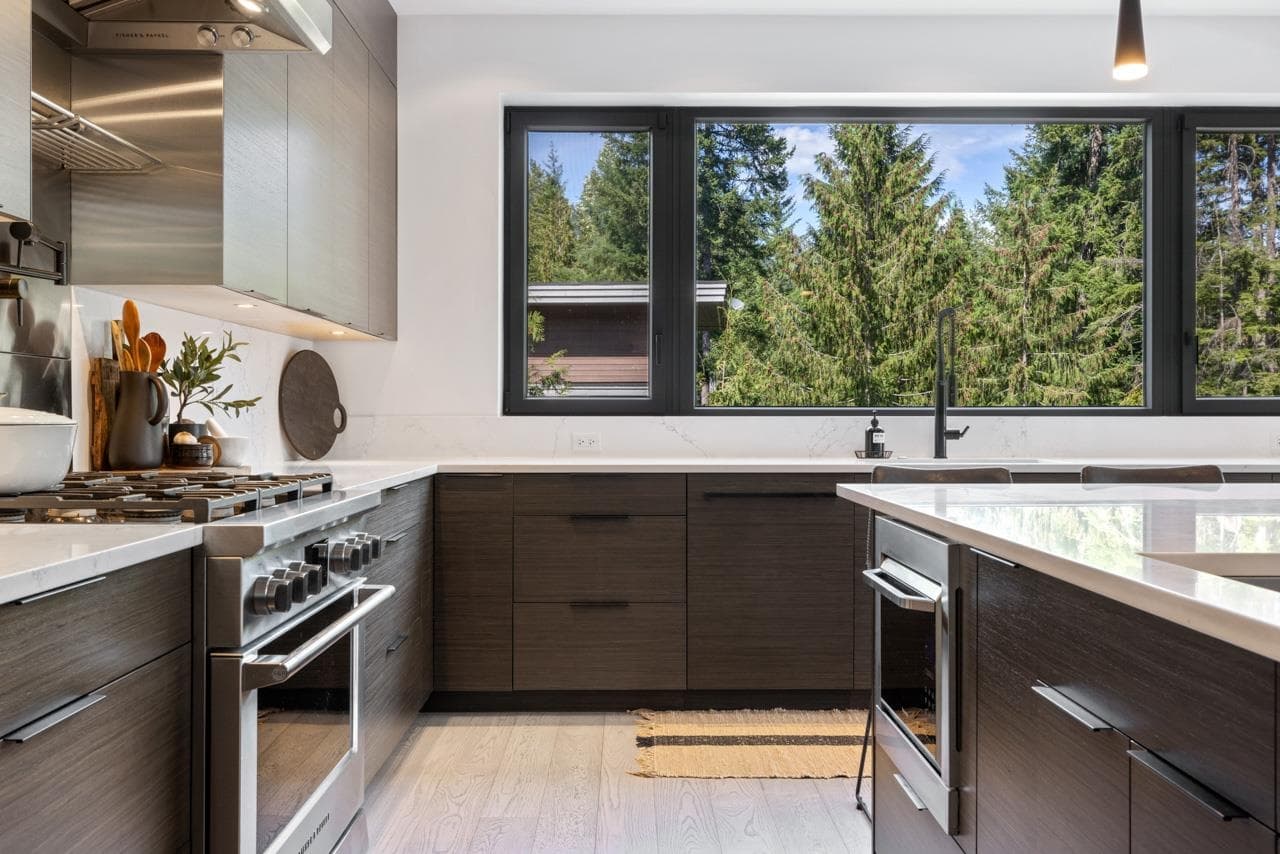 8328 Needles Drive, Whistler, V8E 0G1 — photo 2