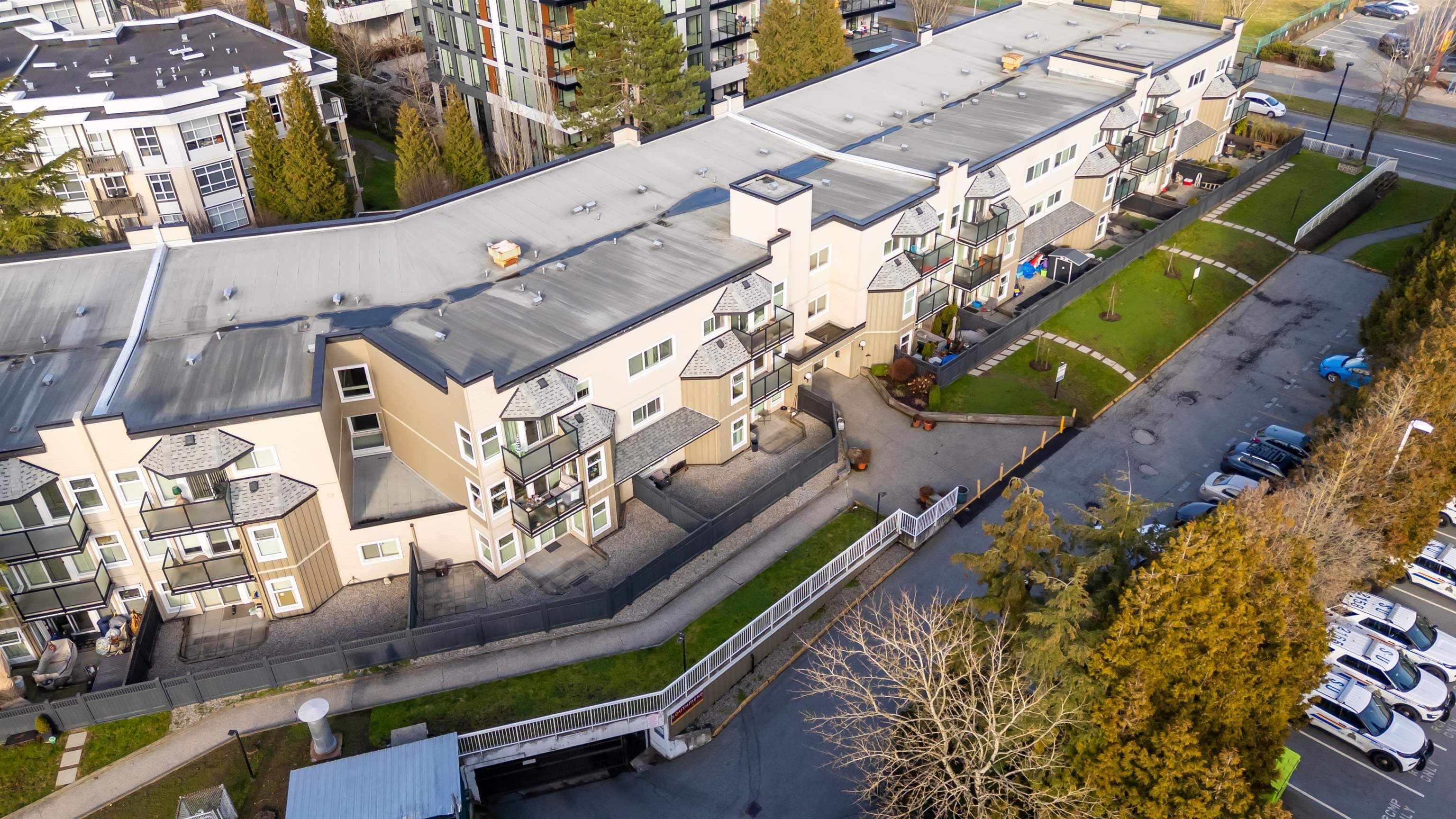 110 - 1850 E Southmere Crescent, Surrey, V4A 6Y6 — photo 2