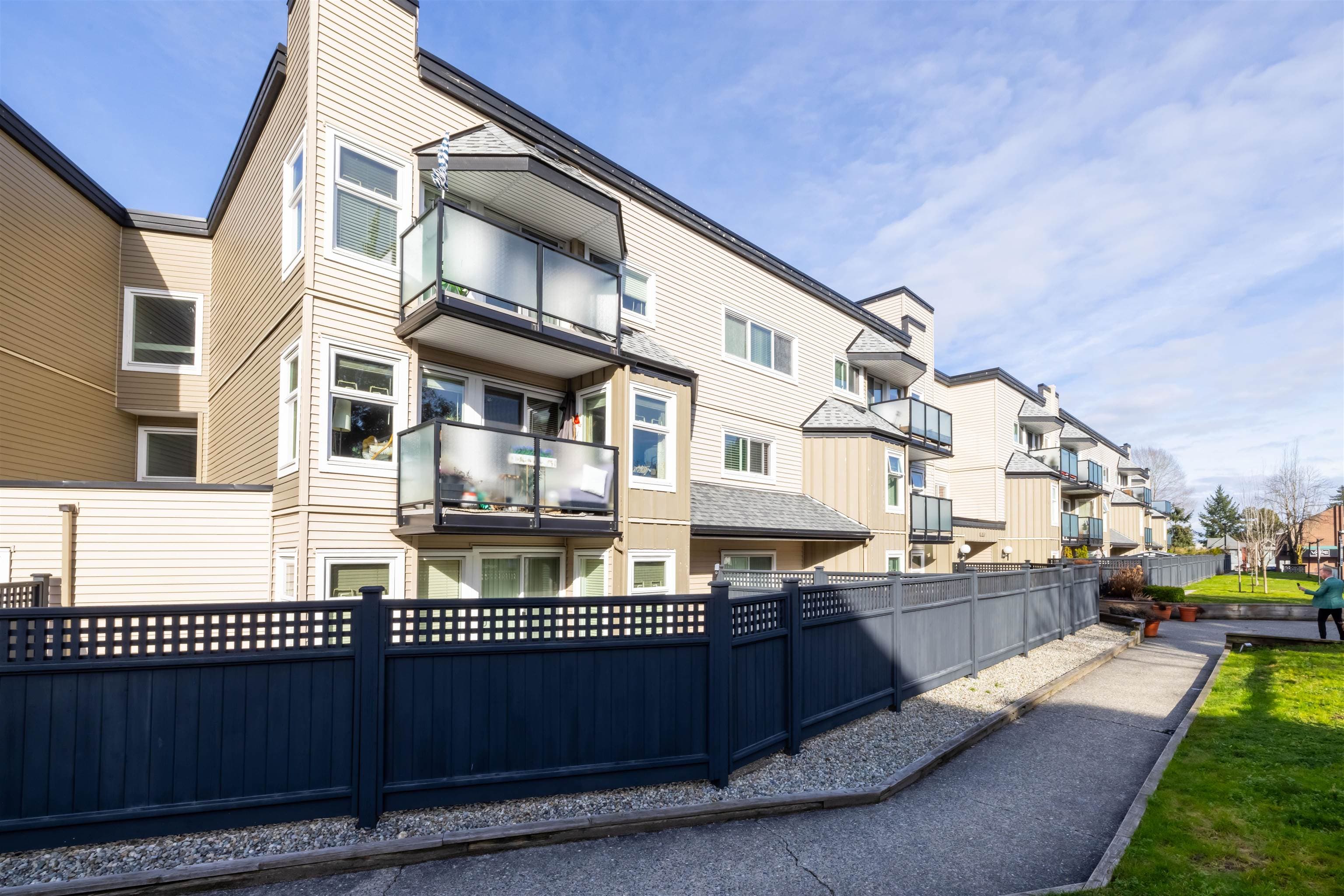 110 - 1850 E Southmere Crescent, Surrey, V4A 6Y6 — photo 4