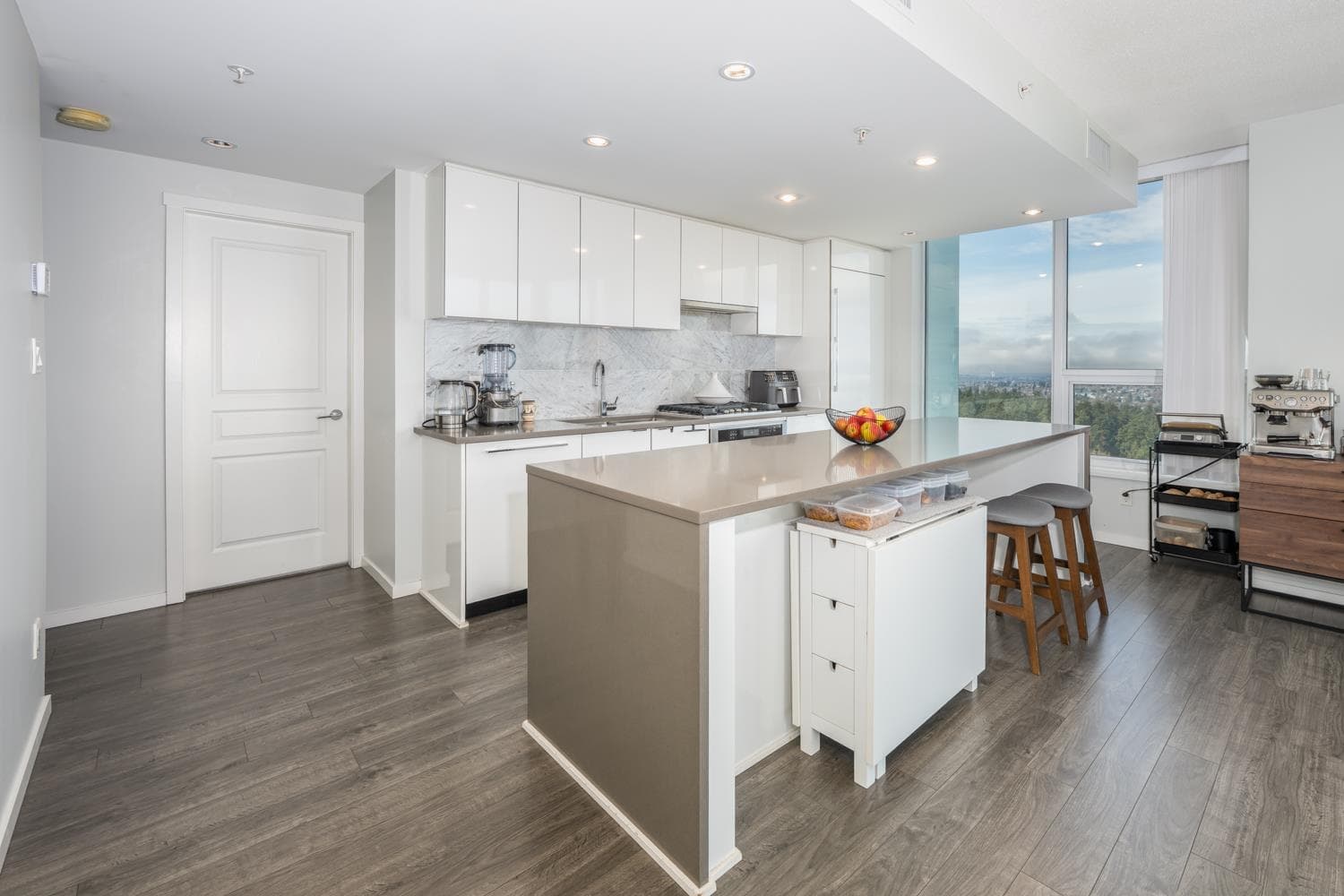 3307 - 5883 Barker Avenue, Burnaby, V5H 0G4 — photo 4