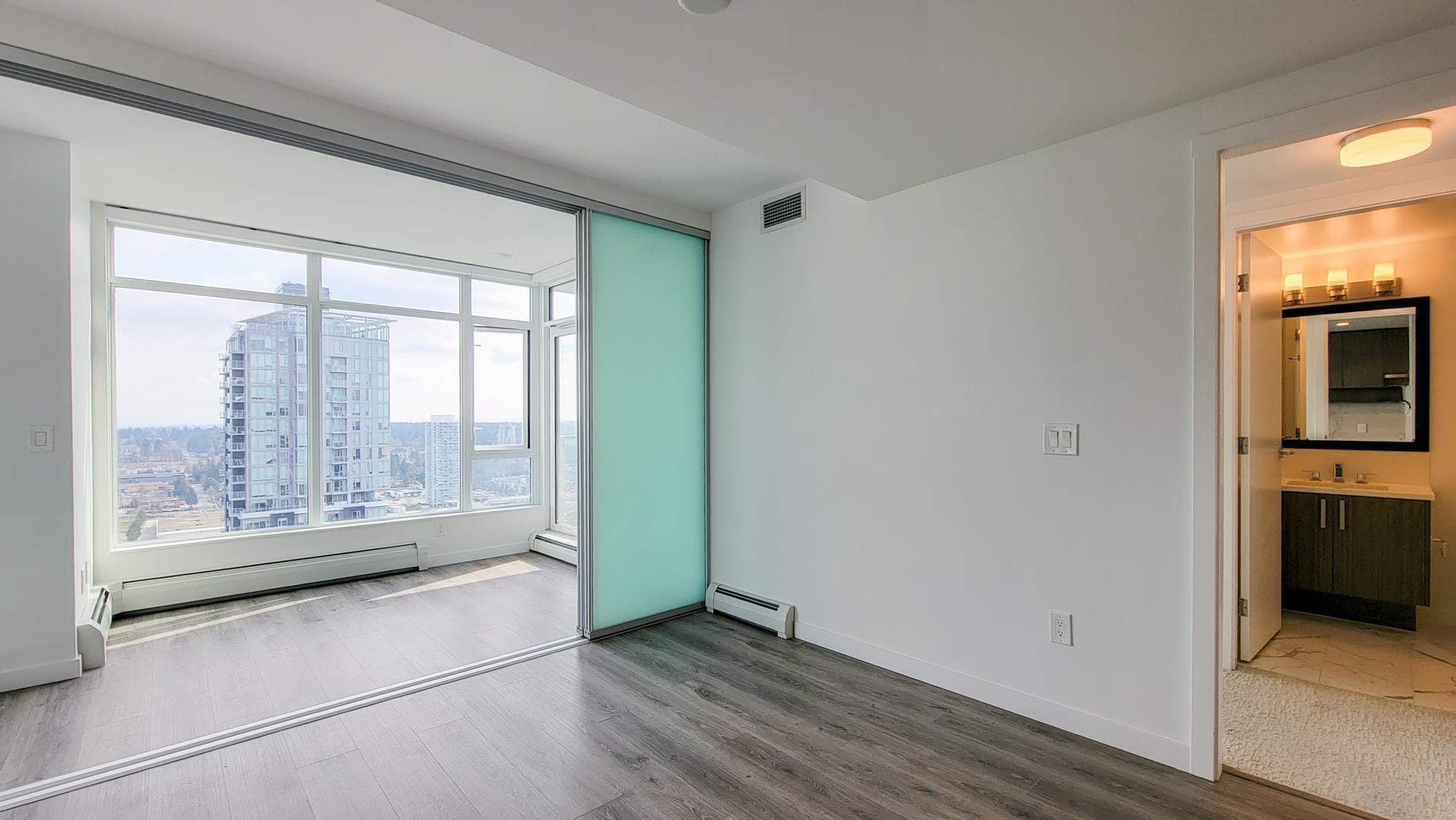 2905 - 13350 Central Avenue, Surrey, V3T 0S1 — photo 4