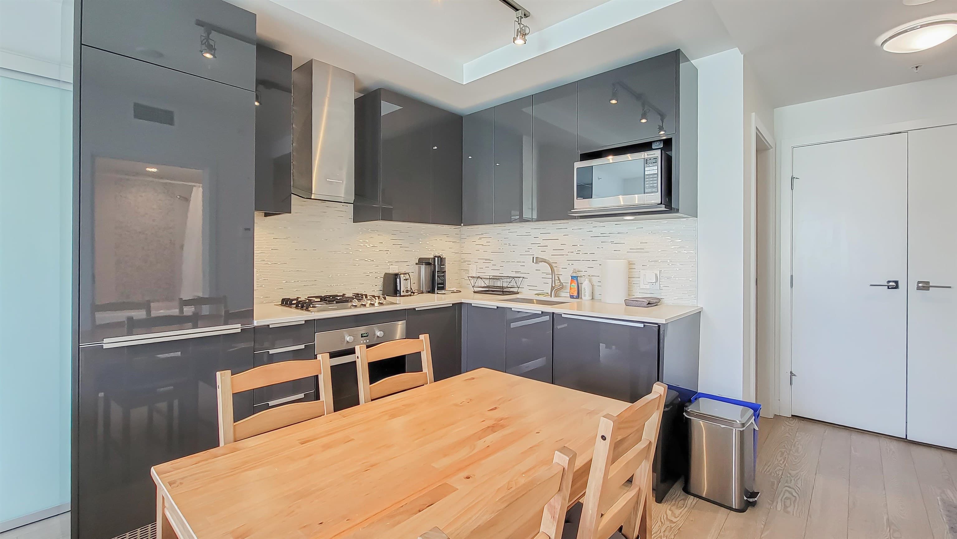 1704 - 1283 Howe Street, Vancouver, V6Z 0E3 — photo 4