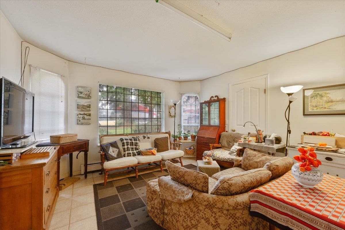 2663 E 41st Avenue, Vancouver, V5R 2W6 — photo 2